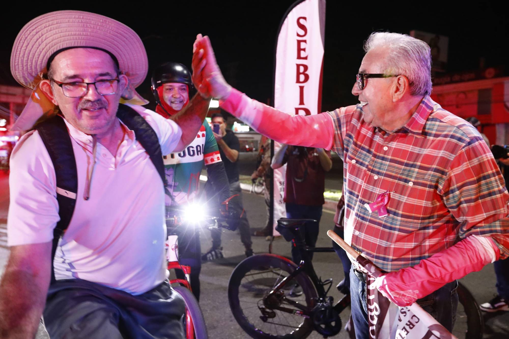 $!Rodada rosa reúne a más de 750 ciclistas rumbo a Altata