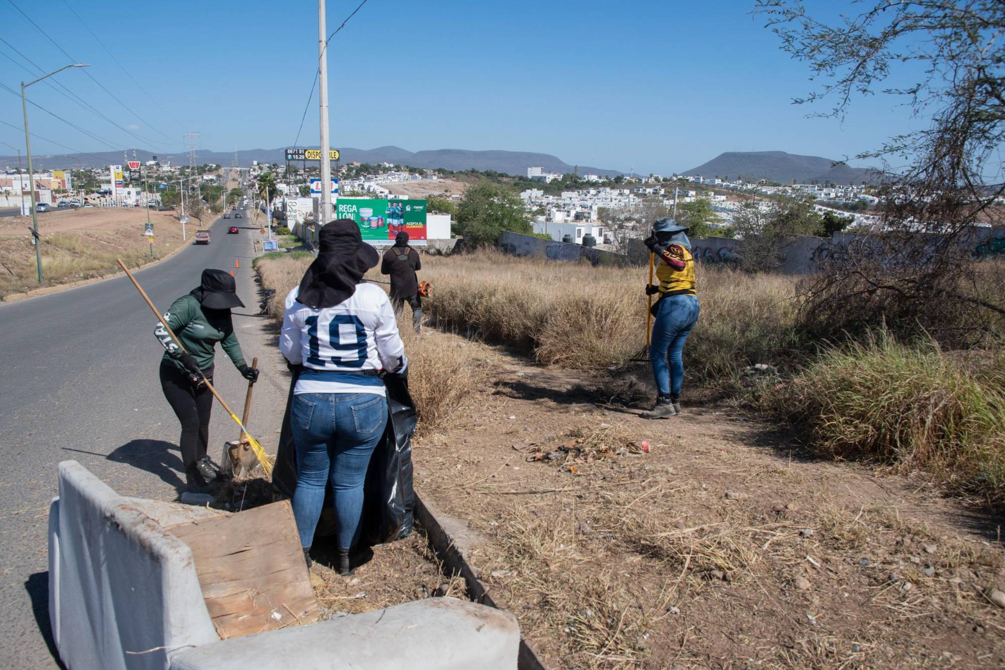 $!Intervienen Calzada de las Torres y bulevar Ganaderos, en Culiacán, con labores de mantenimiento
