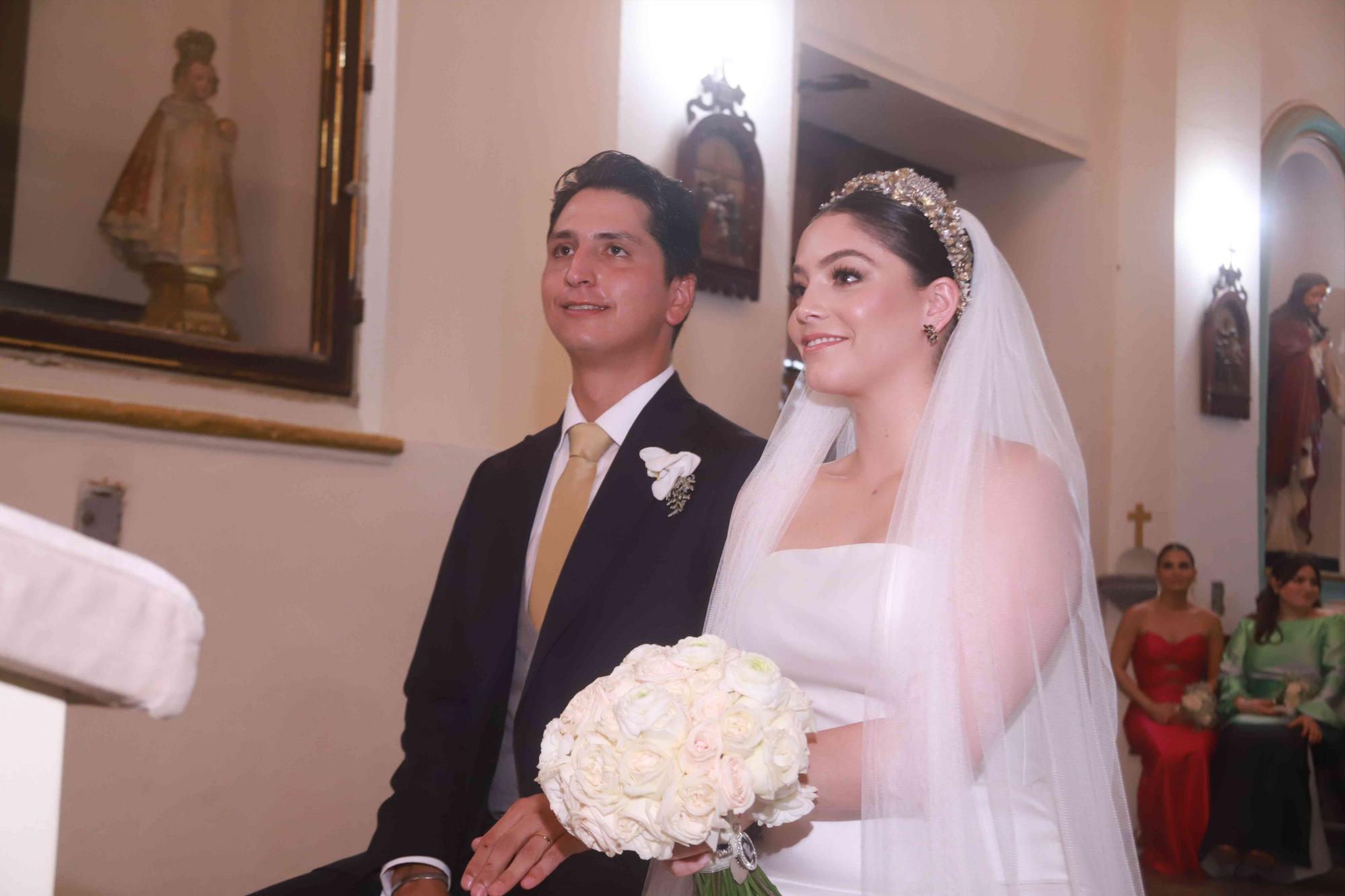 $!Fernando Ordaz Velasco y Loretta Lomeli Rochin, el día de su boda.