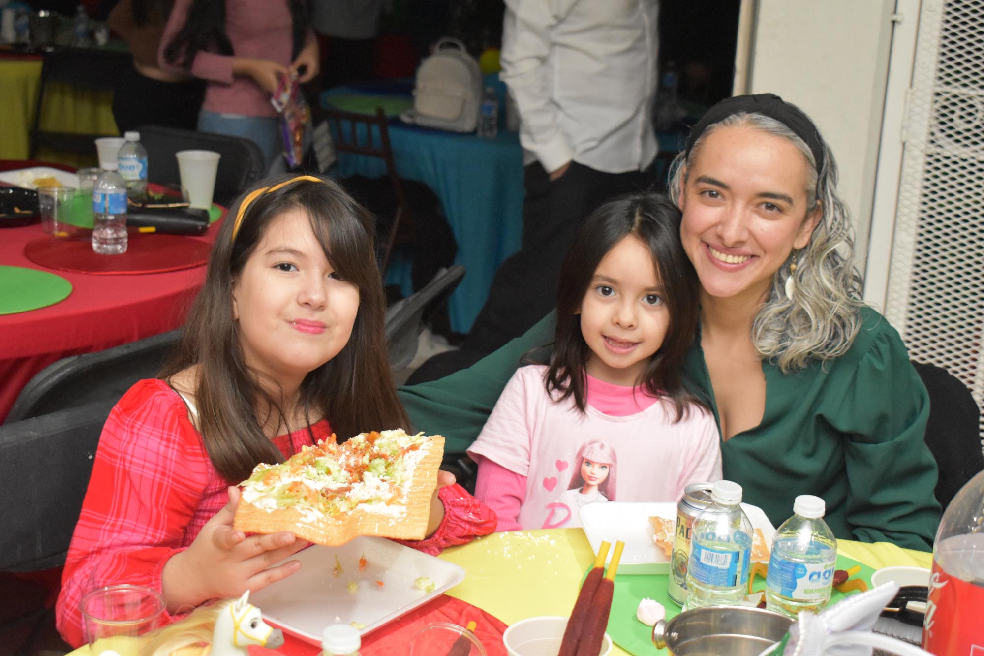 $!Ana Horalia Bonilla Salcido, Karla Valeria Bonilla Salcido y Cindy Horalia Salcido Luque.