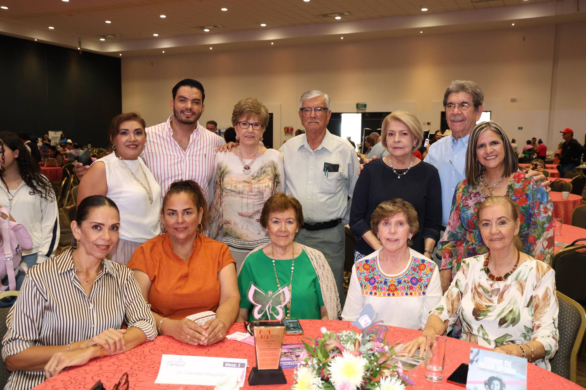 $!Lourdes Magallón Huerta junto a su familia.