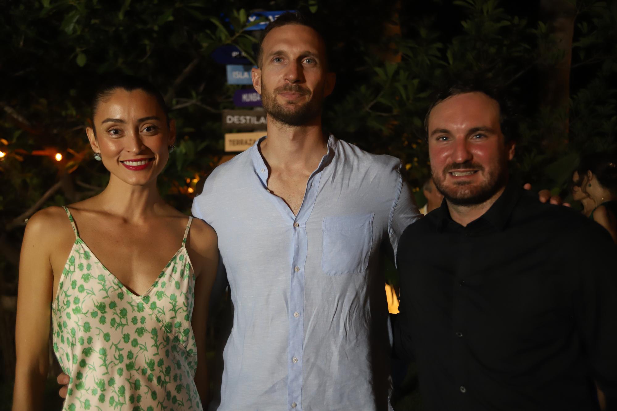 $!Carmen Cerrillo de Corbin, Yoann Corbin y Pierre Cologni.