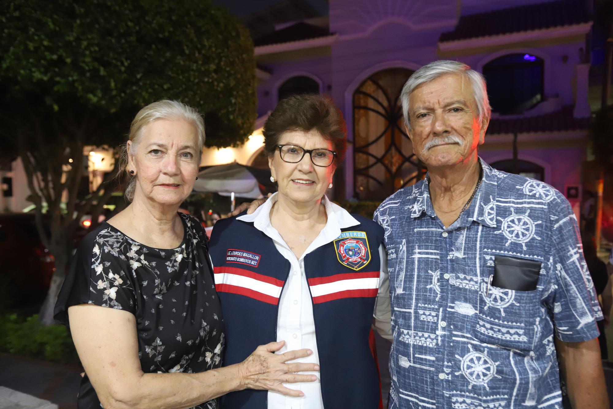 $!Reina, Lourdes y Luis Magallón.