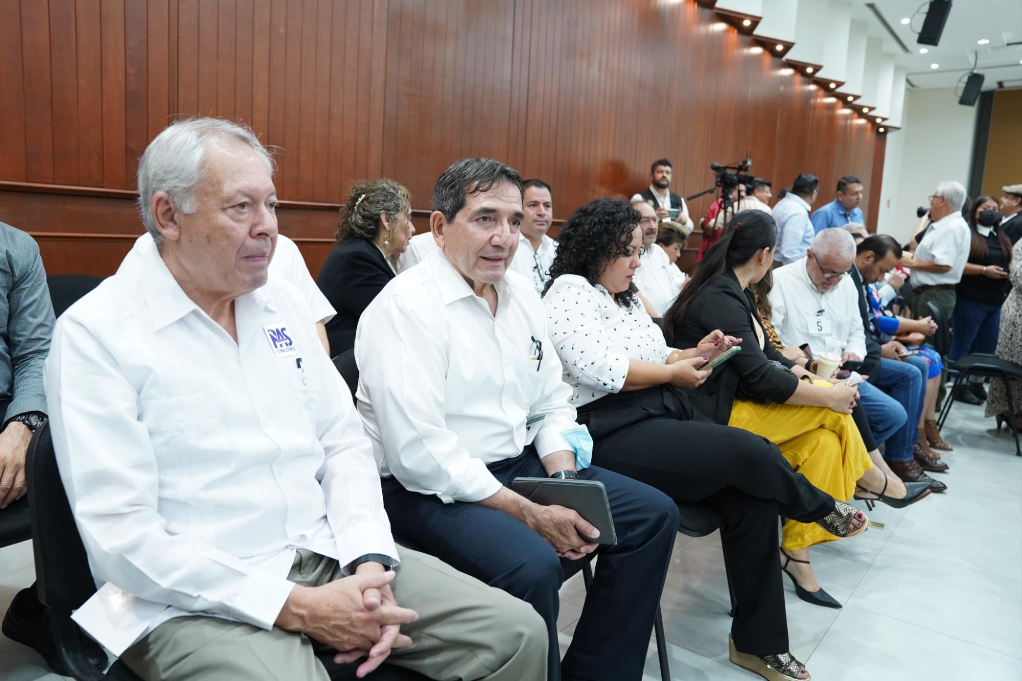 $!Diputados Adolfo Beltrán y Celia Jáuregui critican militarización; PRI, no mencionó una postura clara