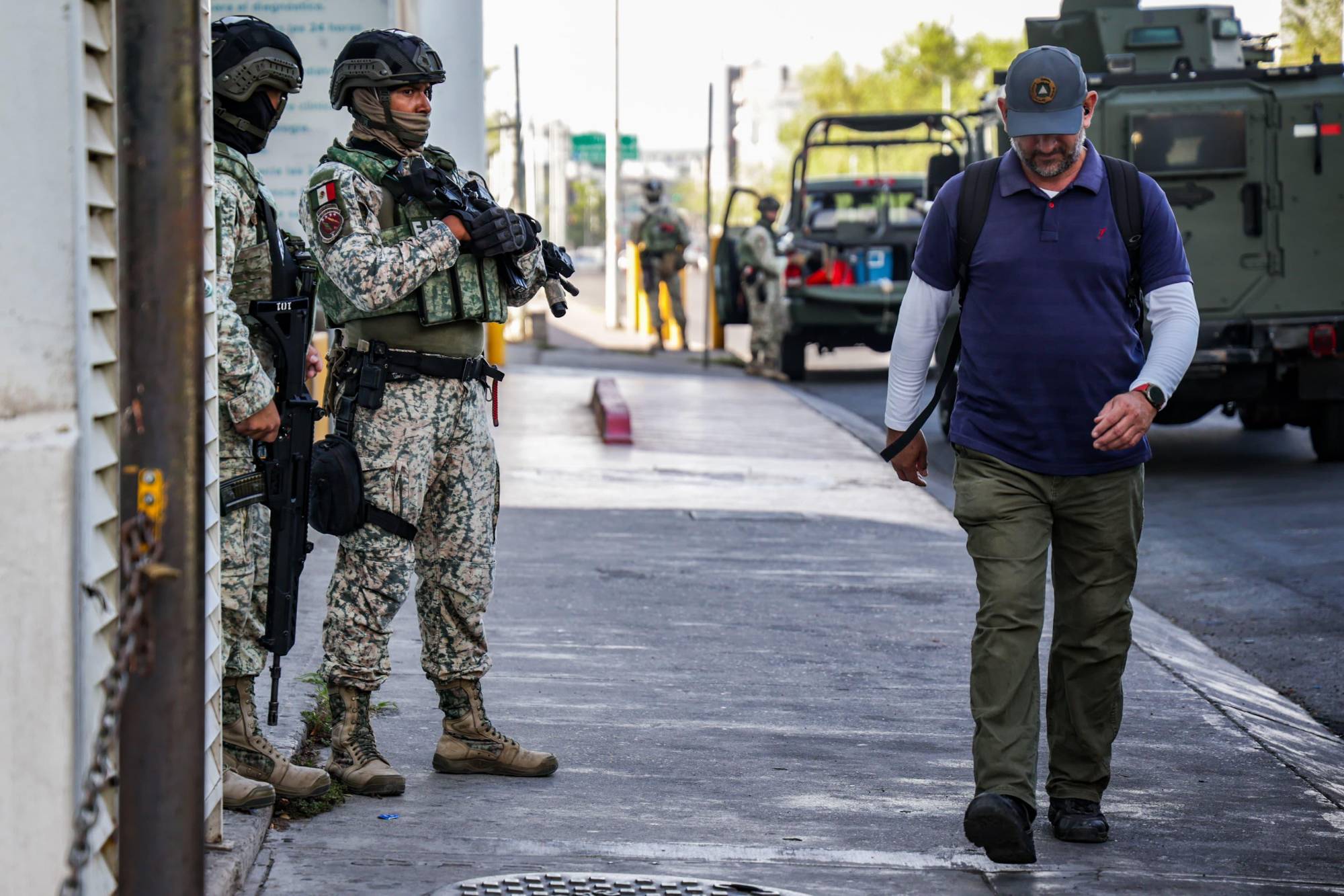 $!¿A quién cuidaban? Fuerzas especiales resguardaron hospital tras enfrentamiento entre policías en Culiacán