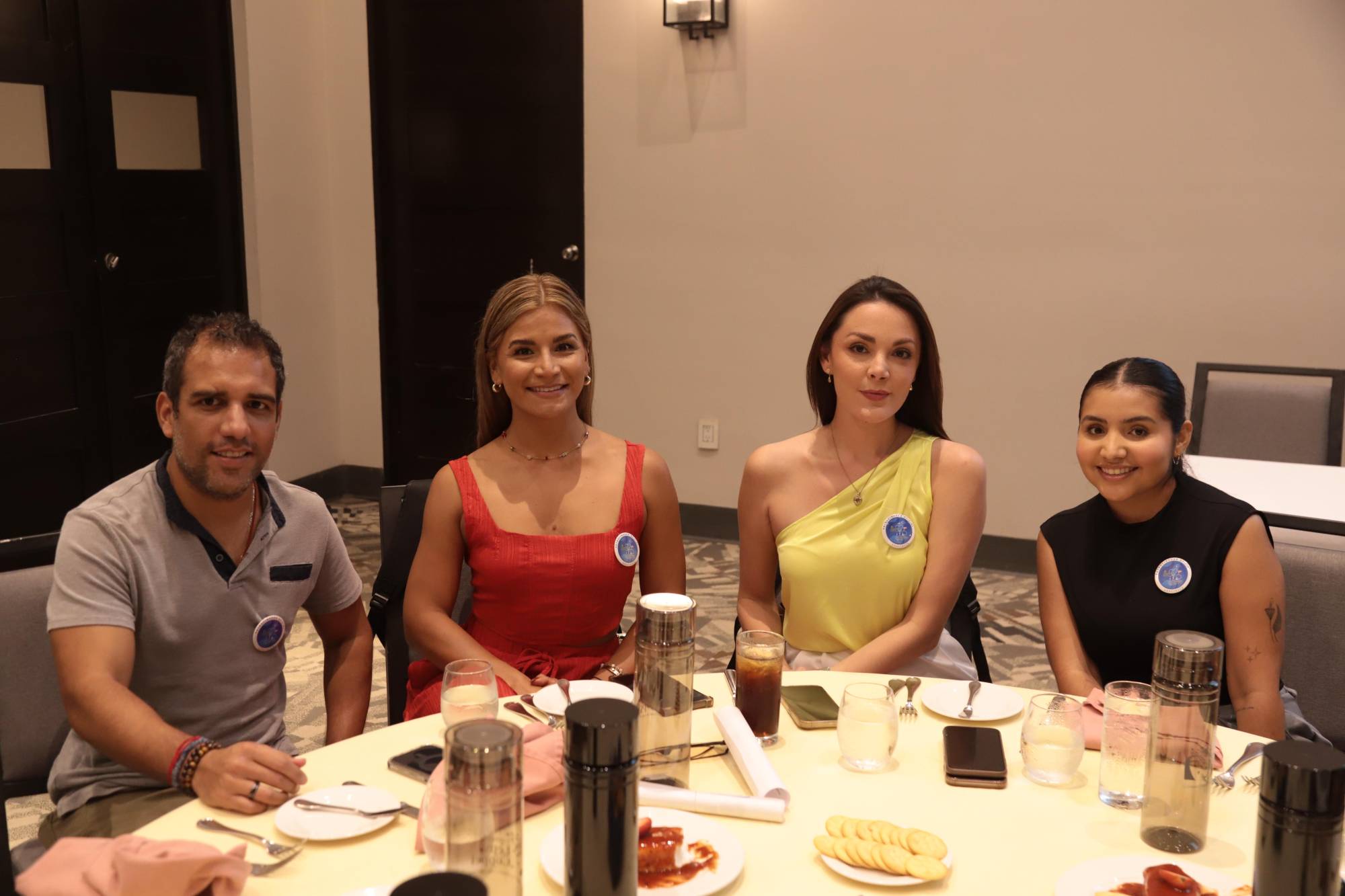 $!Héctor Bache, Teresa Estrada, Mónica Suárez y Magui Tirado.