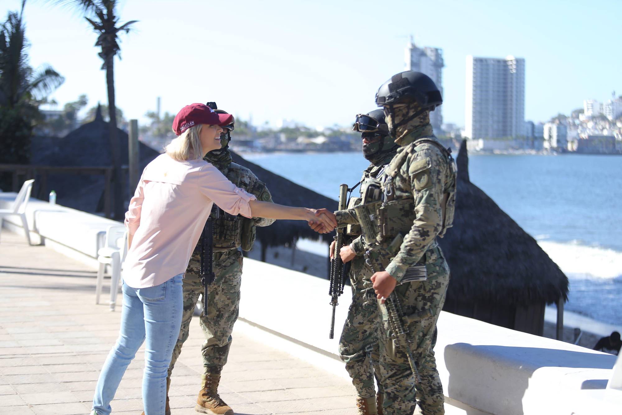 $!Realiza Alcaldesa de Mazatlán recorrido por ruta del desfile bajo fuerte operativo de seguridad