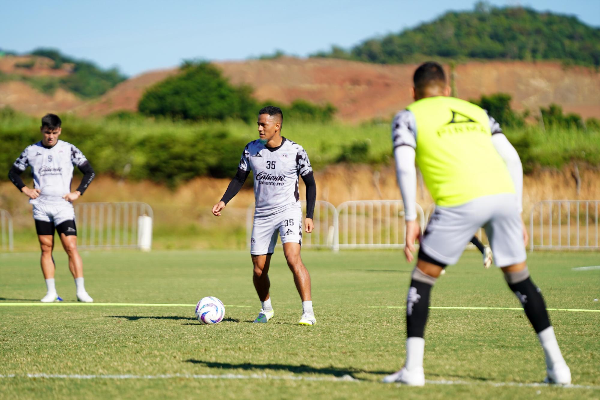 $!Mazatlán FC se mantiene en buena forma física para su encuentro de Play-In