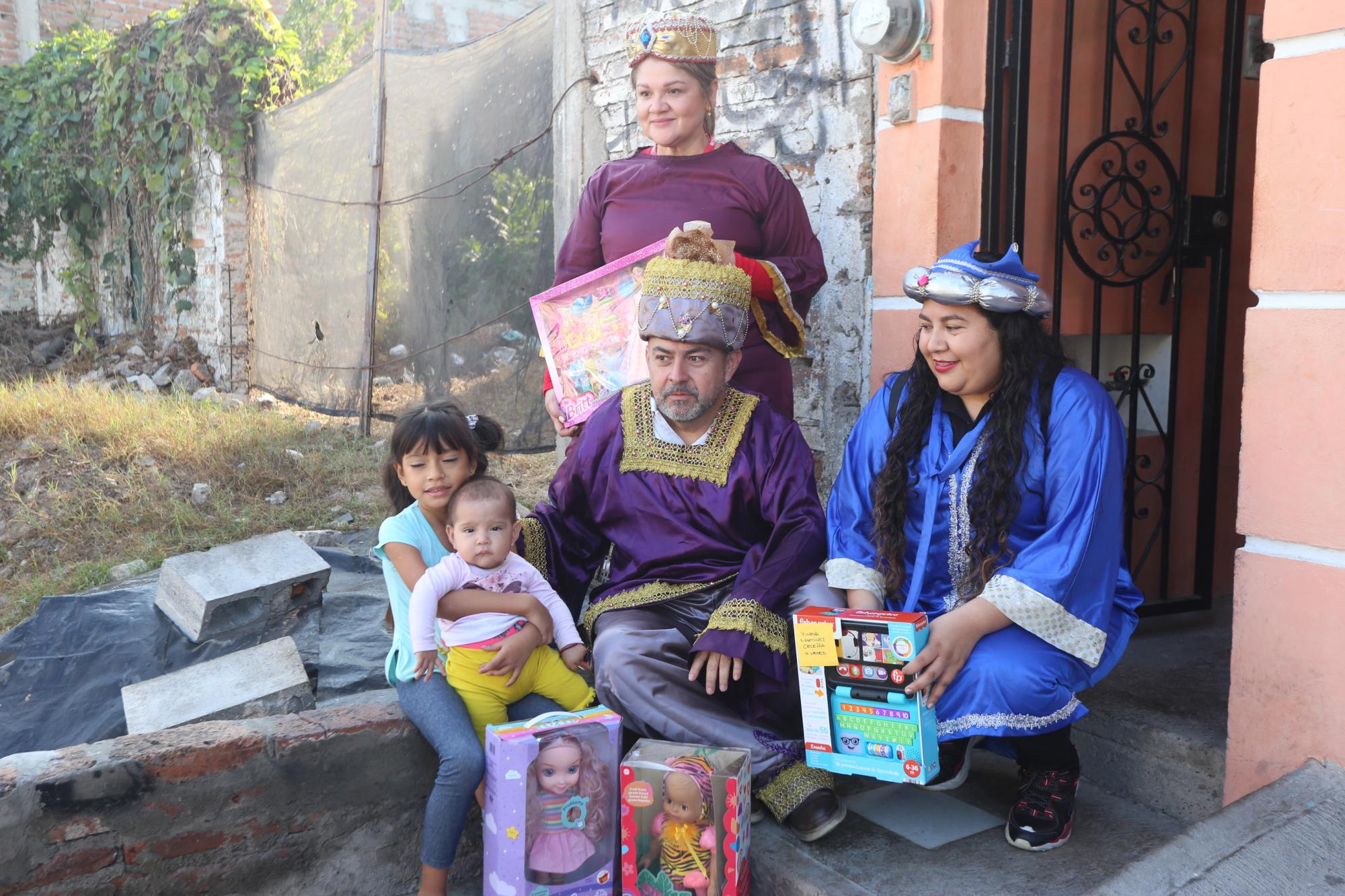 $!#SéUnReyMago | Melchor, Gaspar y Baltasar reparten más juguetes y sonrisas en Mazatlán