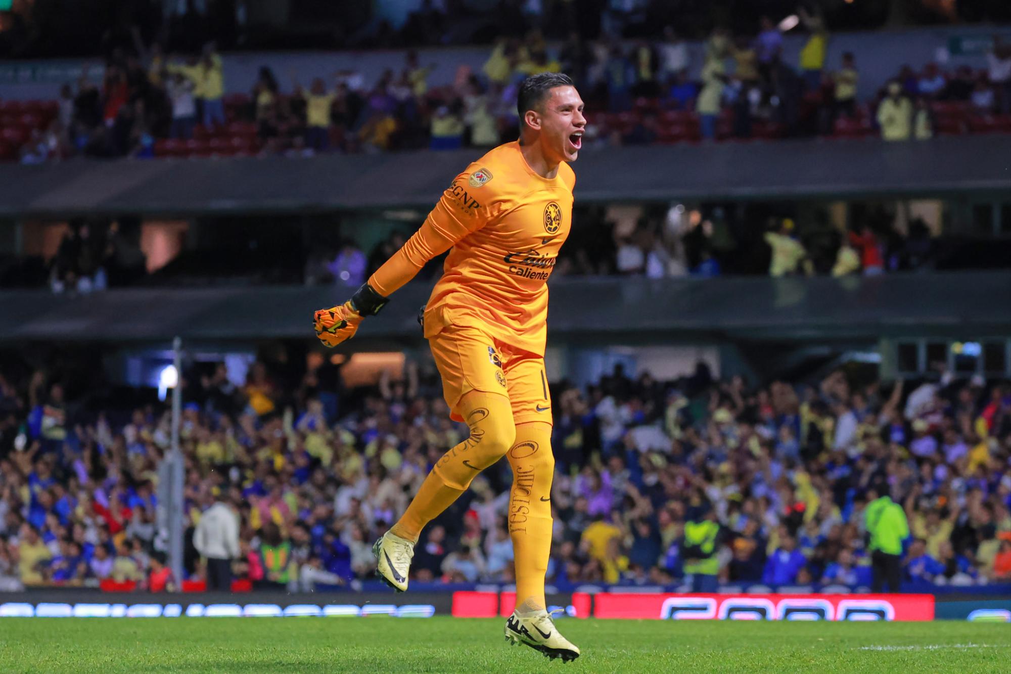 $!América vence a Cruz Azul, pese a 4 goles anulados