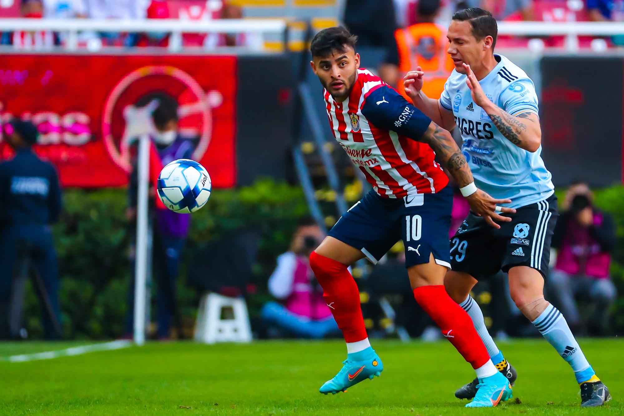 $!Tigres golea a las Chivas en su propia casa