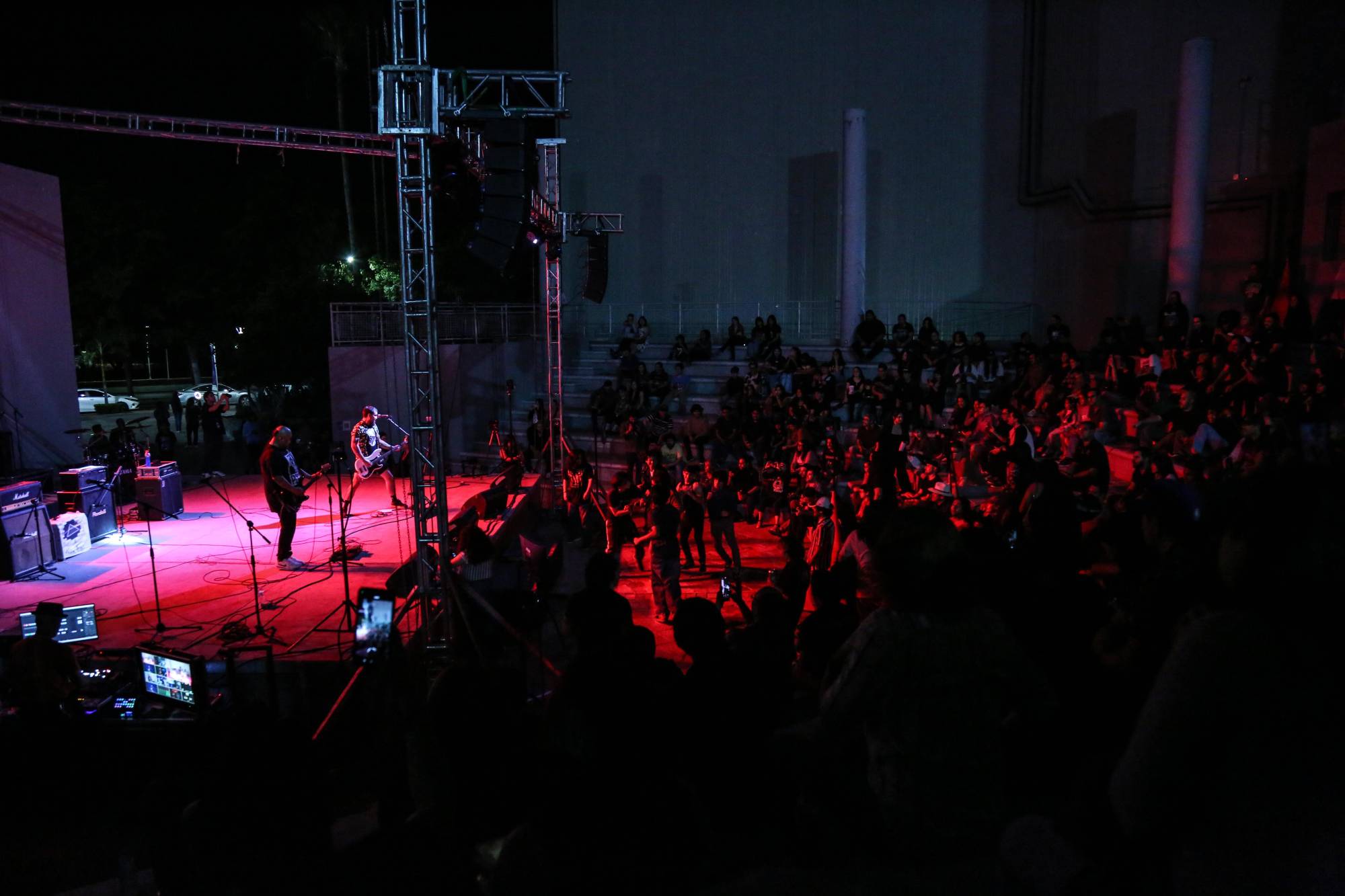 $!A su turno, Iviarum (de Mazatlán) ofreció una muestra de rock alternativo .