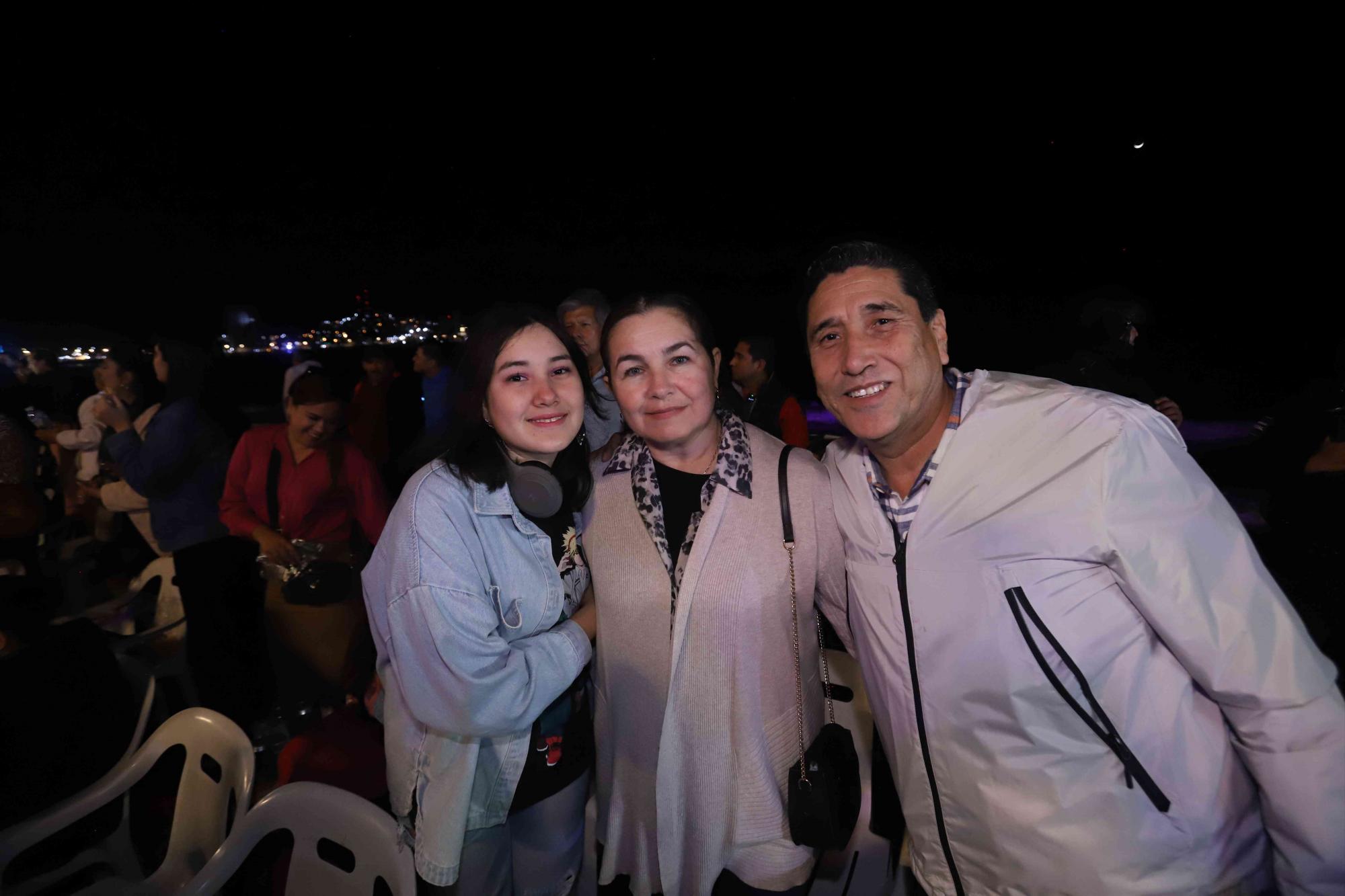 $!Mayra Liliana Pérez, Mayra Aguirre de Pérez y Martín Pérez.