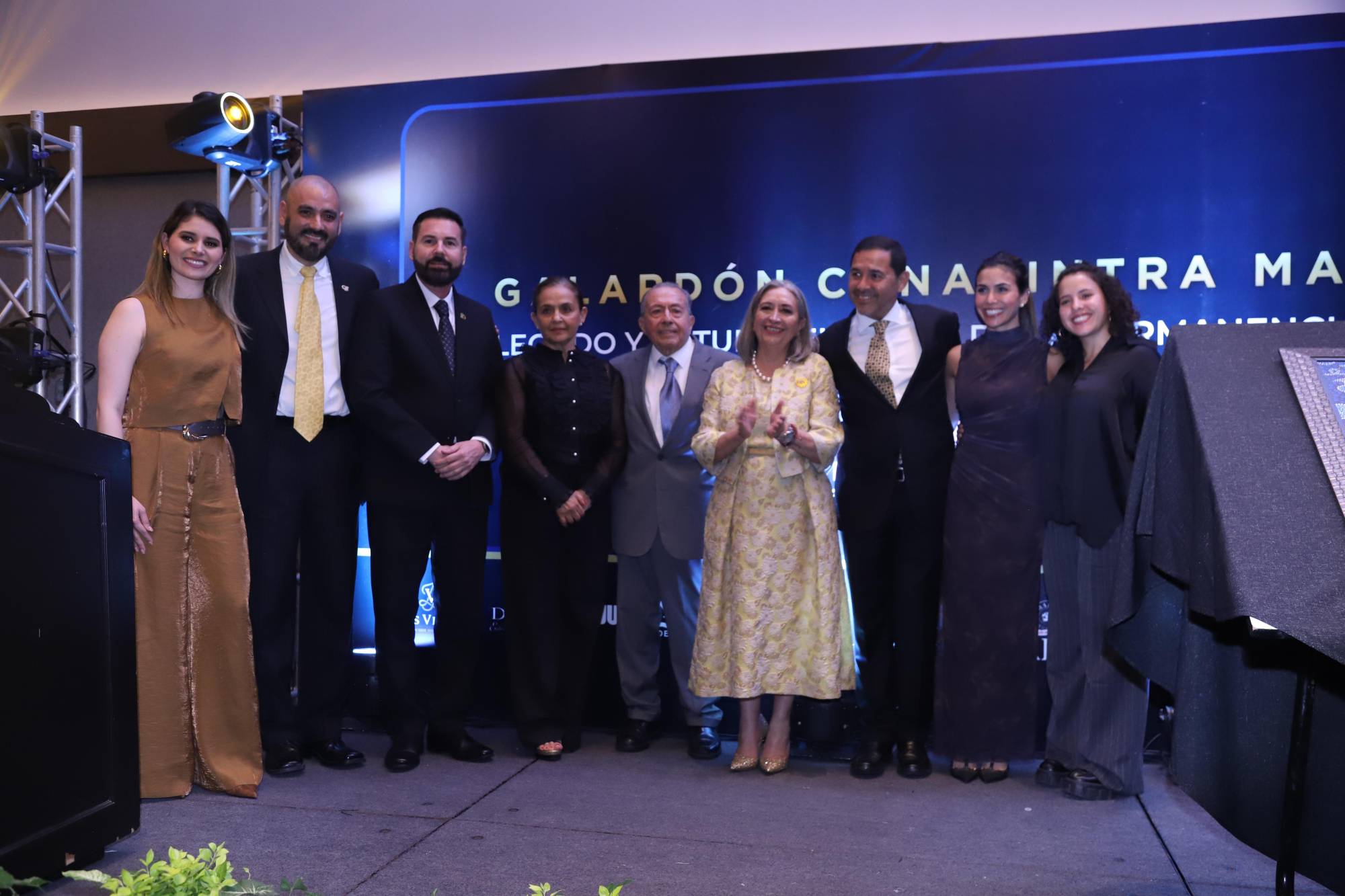 $!Kenia Fernández, Iván Pico, Sergio Rojas, Susana Carranza de Ledón, Leovi Carranza, María Lourdes Medina Ortega, Víctor, Tamara y Camila Ledón.