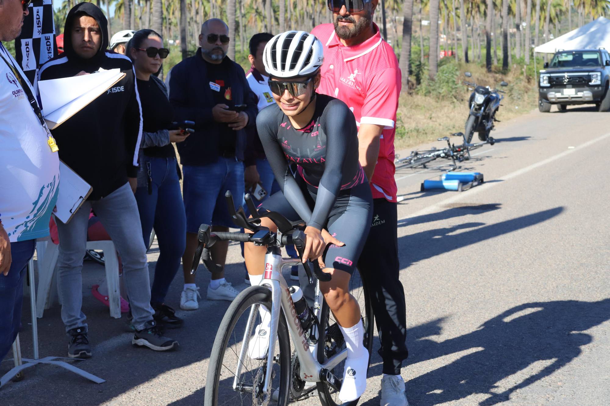 $!¡Pedalean mazatlecos hacia el podio!