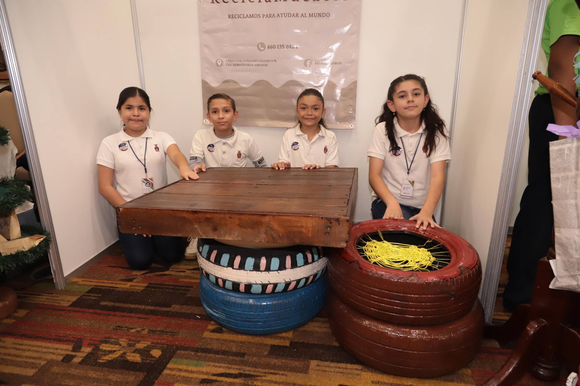 $!Recicla Muebles integrado por Naomi Báez, Joan Ocampo, Rebeca Gutiérrez y Mía Larrañaga, de la Primaria Renato Vega Amador.