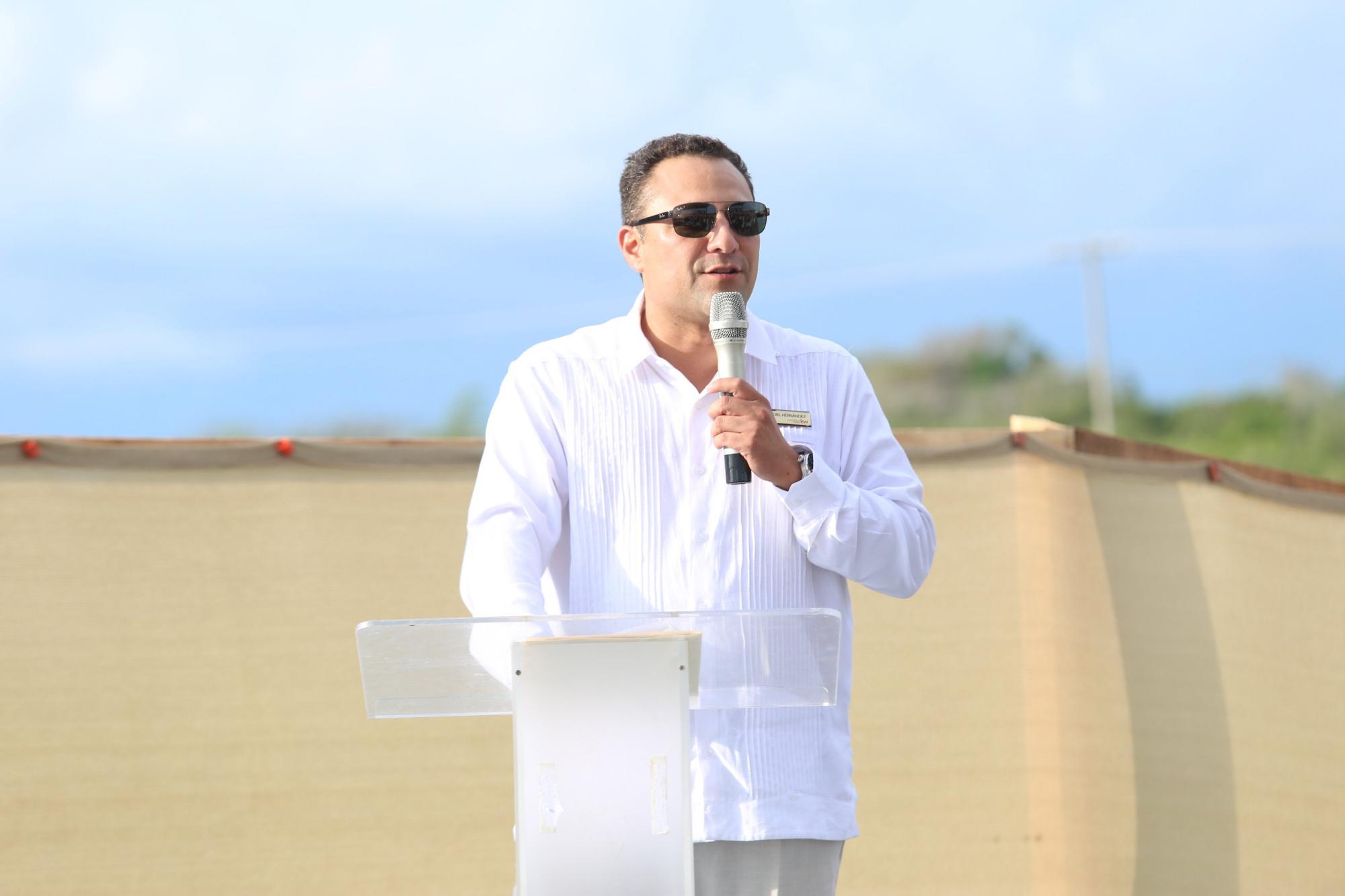 $!Gaddiel Hernández expresó unas palabras de bienvenida y presentó el proyecto a los asistentes a la ceremonia.