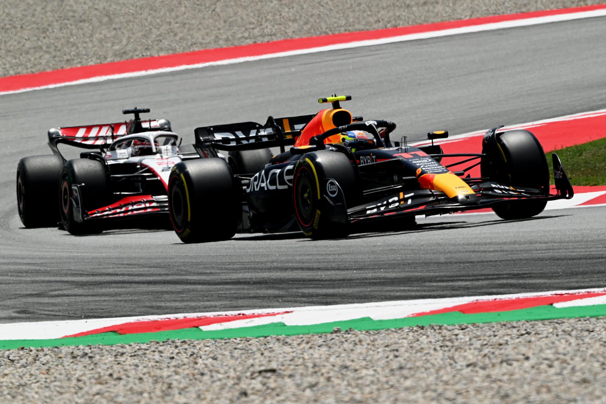 $!Checo, por detrás de Verstappen en los libres de GP de España