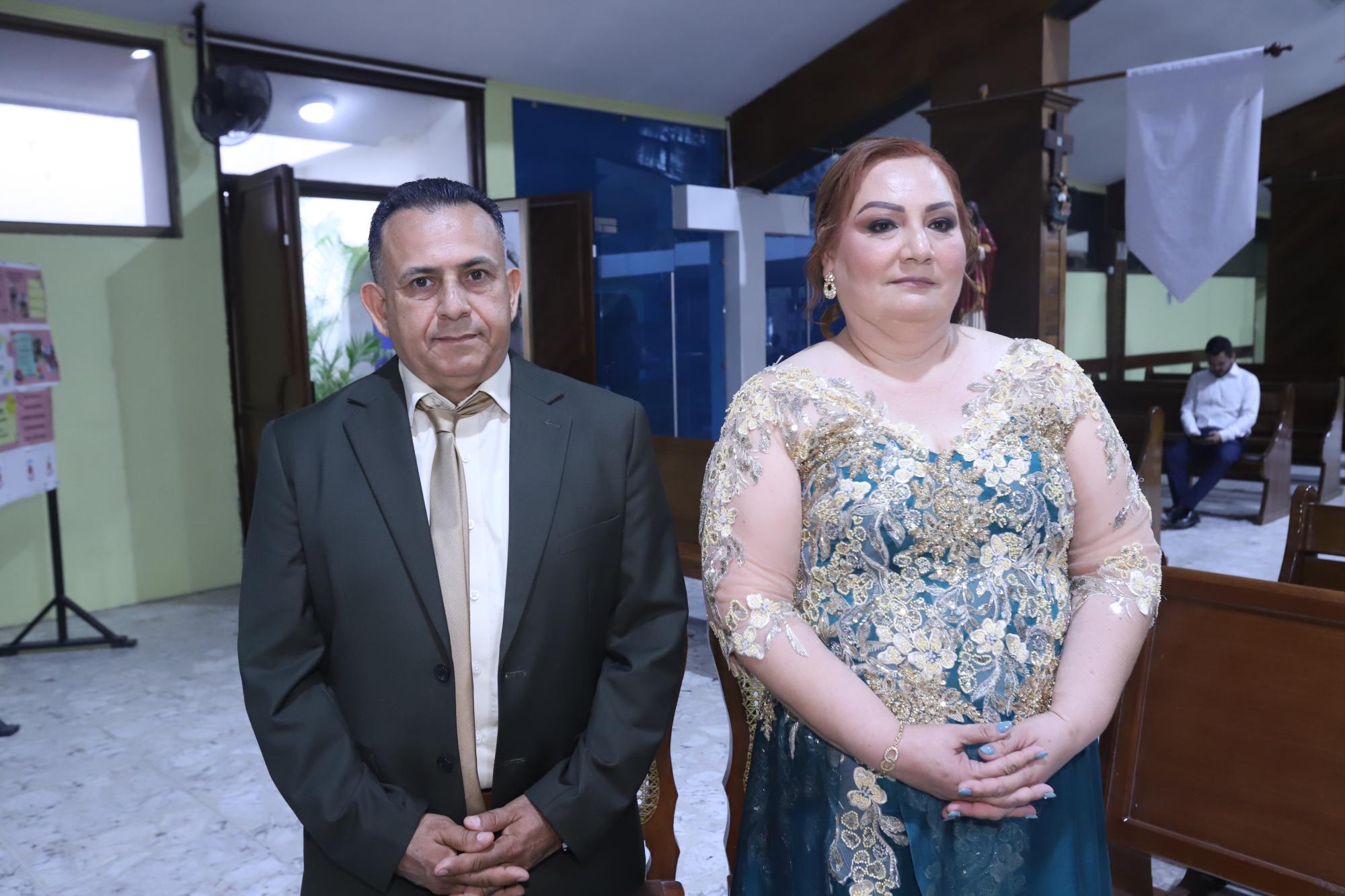 $!Luis Fernando Plascencia Vega y Karla Marrujo Ríos, padrinos de matrimonio.