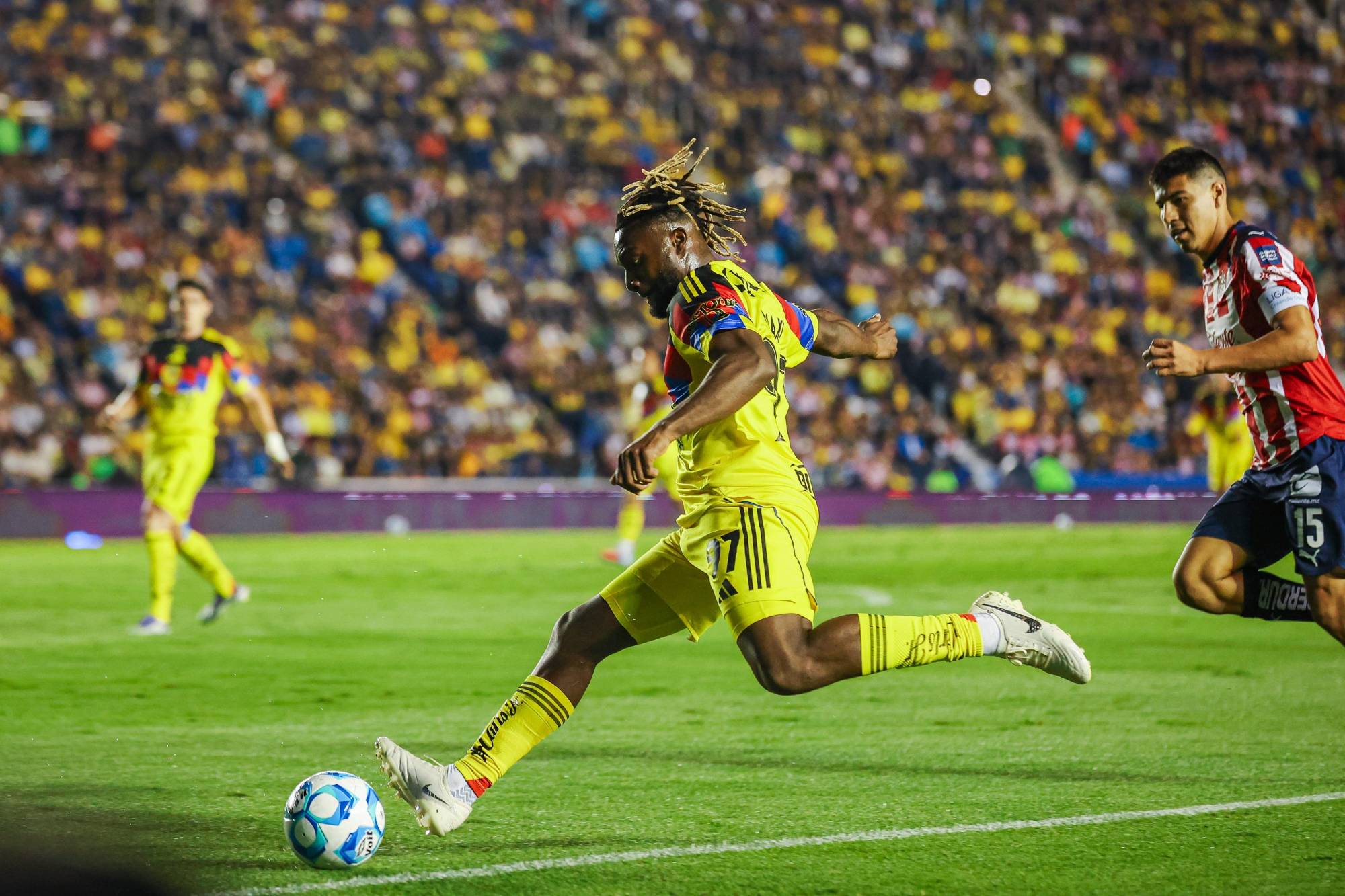 $!Chivas vencen al América y sorprende en el Clásico Nacional