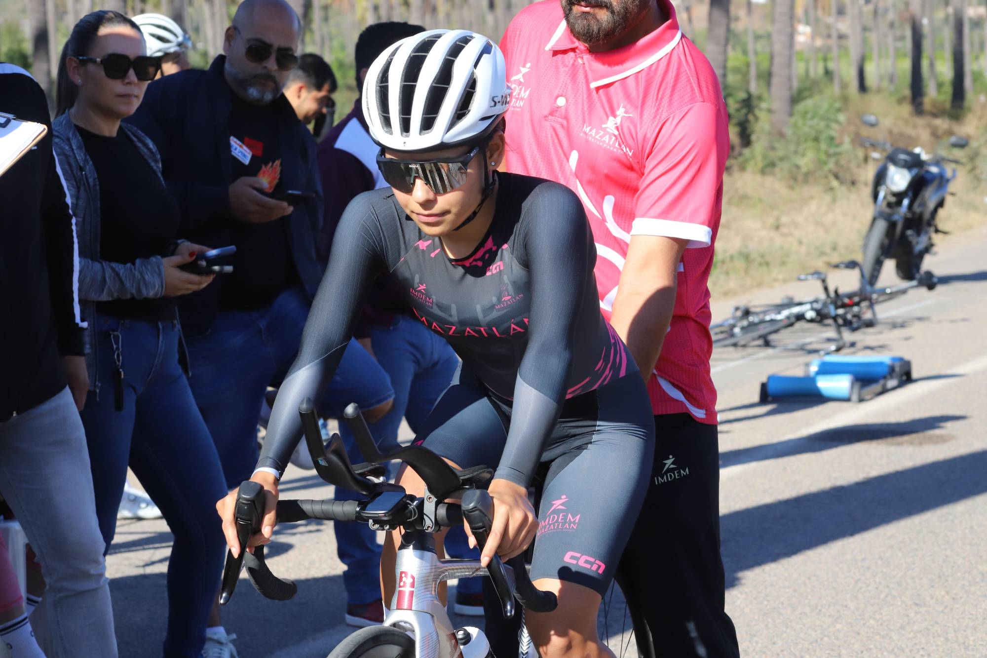$!¡Pedalean mazatlecos hacia el podio!