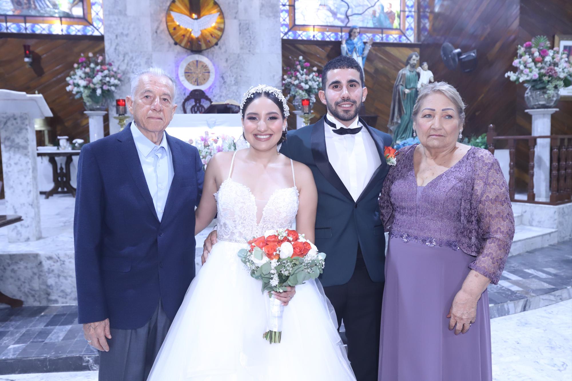 $!José Antonio Marrujo Bañuelos y Guadalupe Ríos García, abuelitos de la novia.