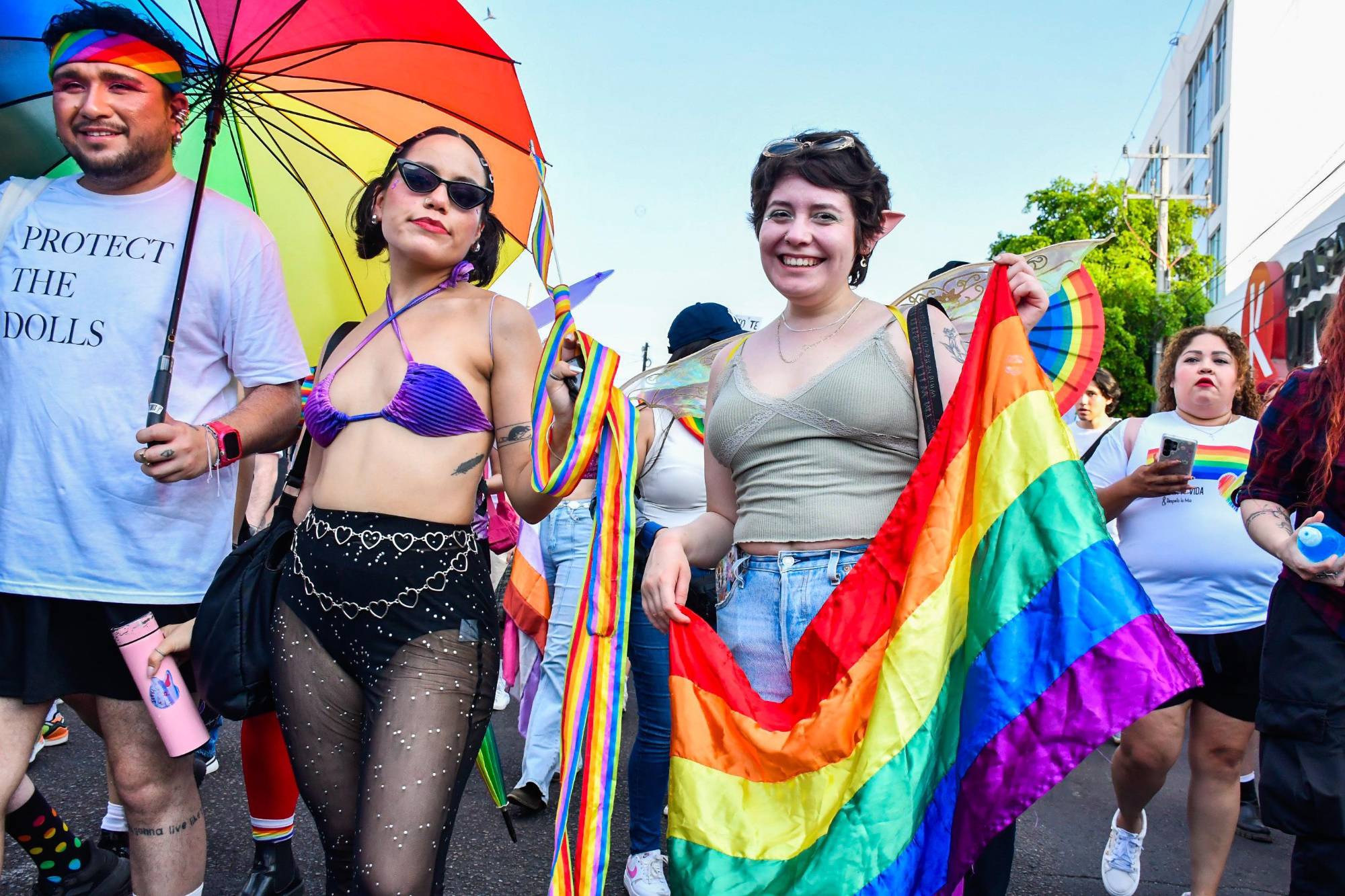 $!Lanzan llamado a la paz y a la inclusión en Marcha de la Diversidad Sexual en Culiacán
