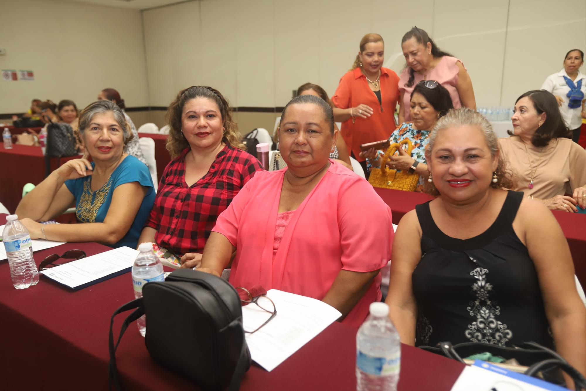$!Martha Barrón, Lucero Lara, Lourdes Reyes y Lorena López.