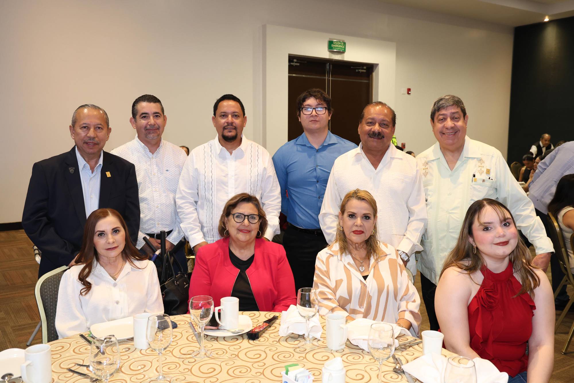 $!La convivencia permitió a los asistentes intercambiar experiencias y fortalecer vínculos profesionales.
