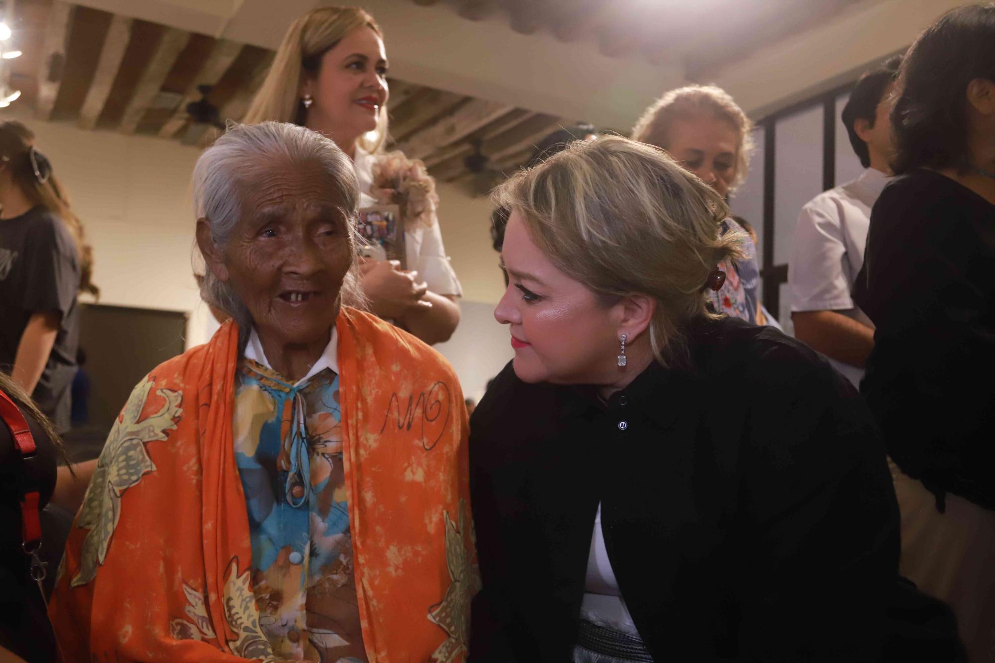 $!La señora Sebastiana junto a Eneyda Rocha.