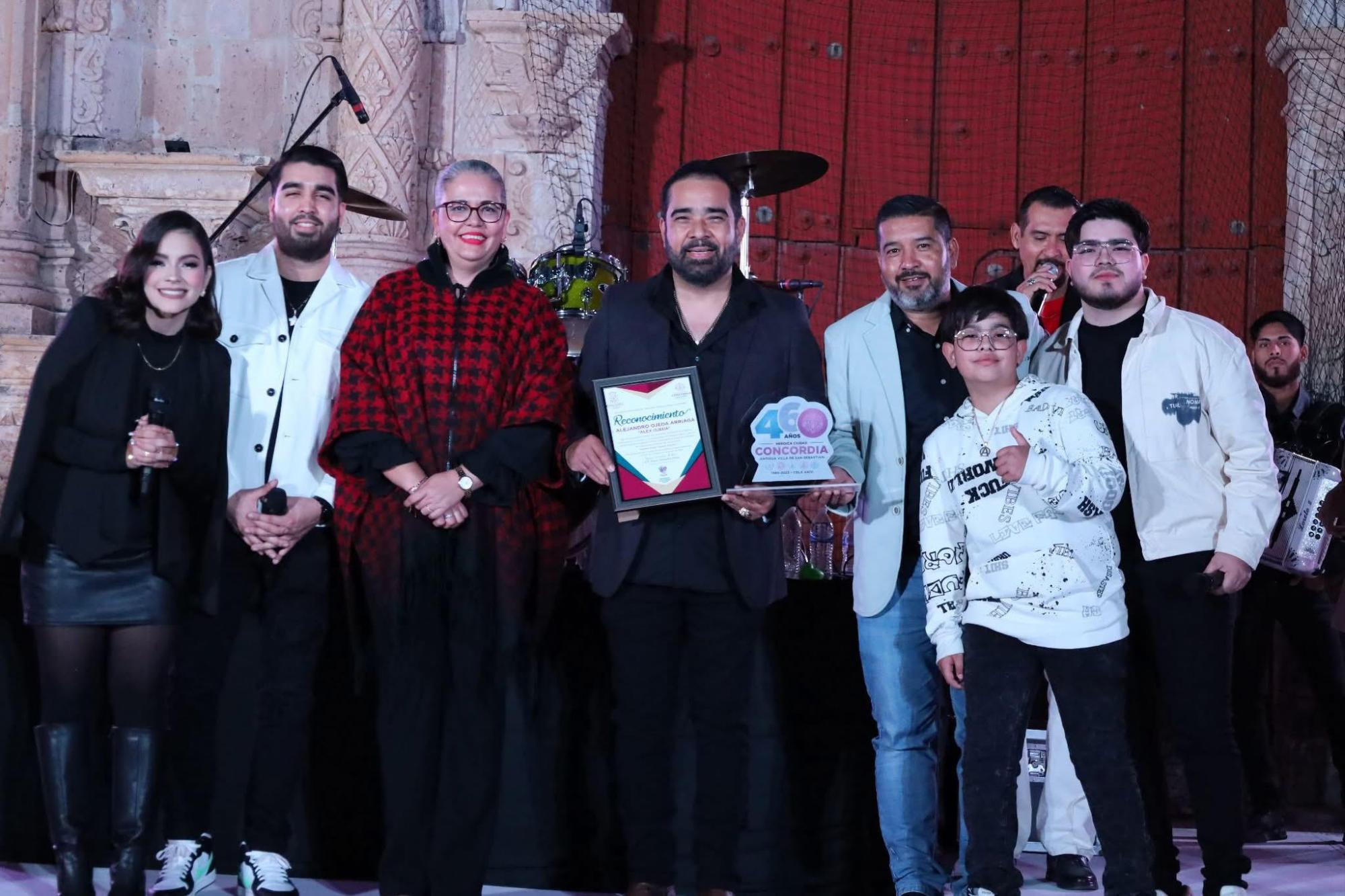 $!Las autoridades municipales encabezadas por el Alcalde Óscar Zamudio Pérez, estuvieron presentes.