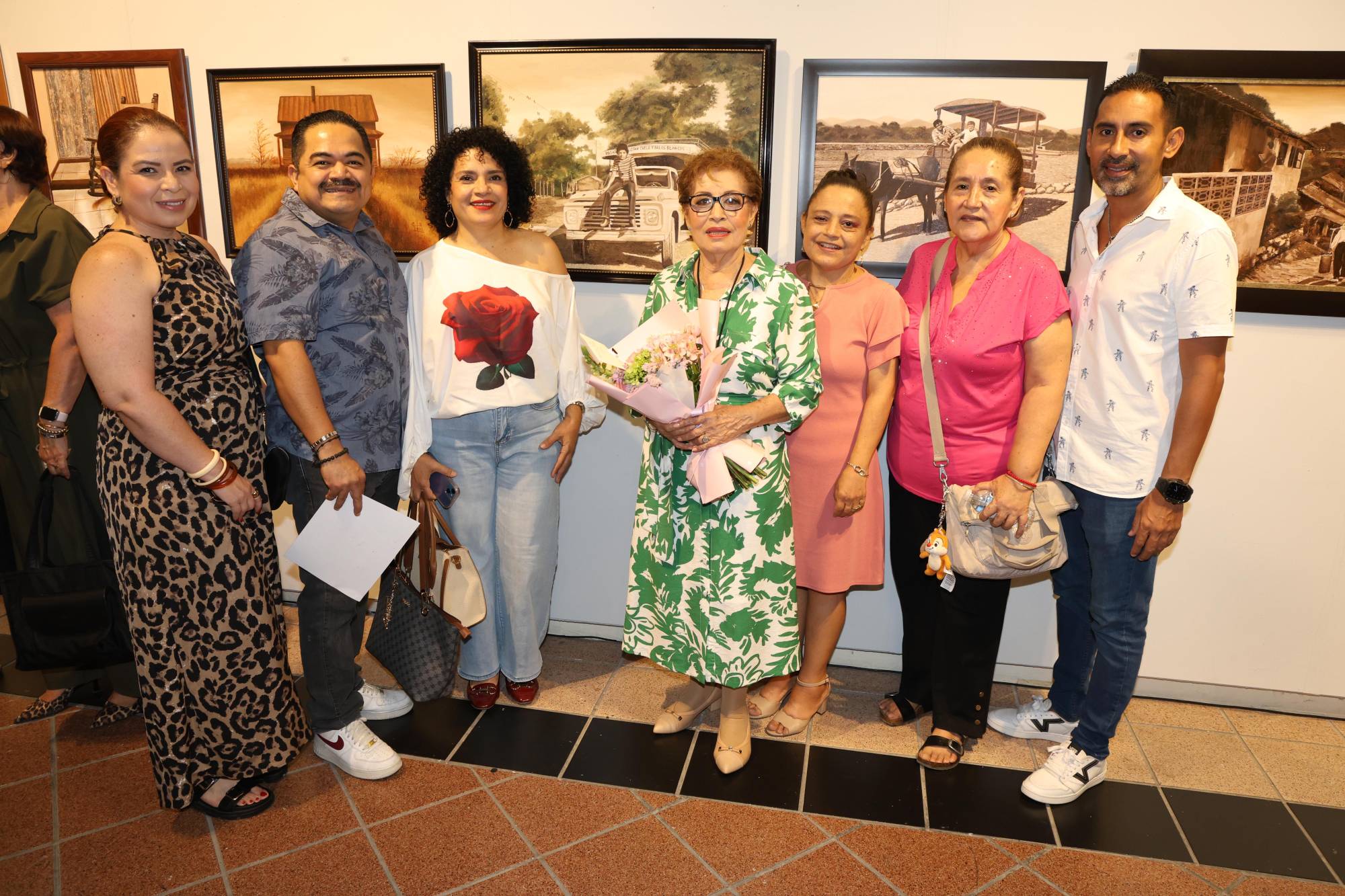 $!Karla Velarde, Marcial Hernández, Ellen Piña, Hilda Peraza, Janeth Piña, Judith Collard y Cuitlahuac Rojo.