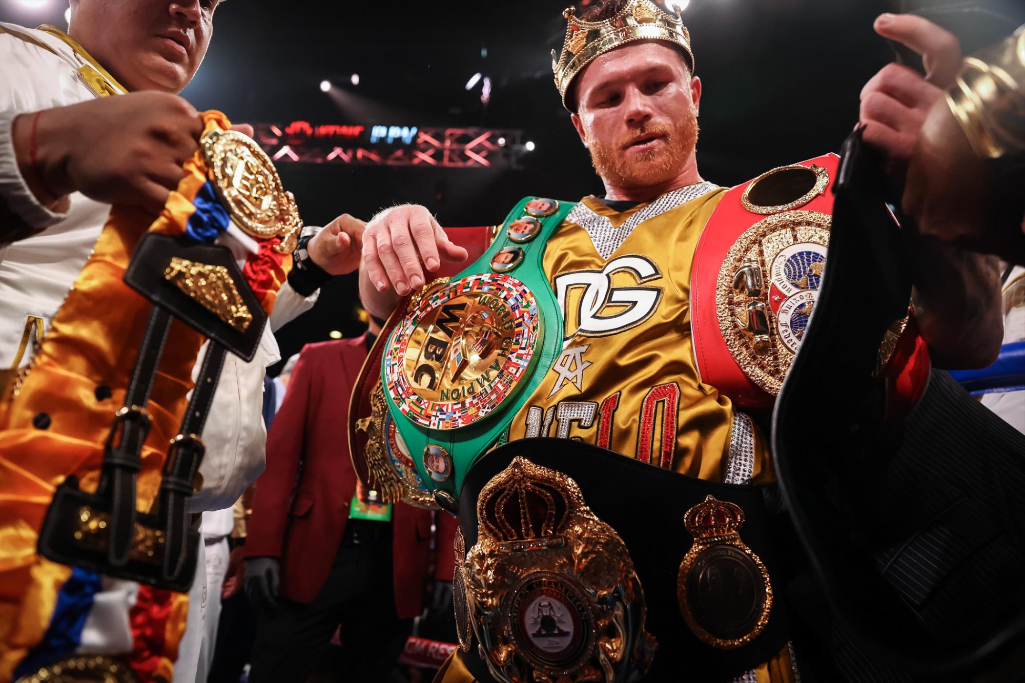 $!‘Estoy orgulloso de hacer historia’: Canelo Álvarez dedica su triunfo a México