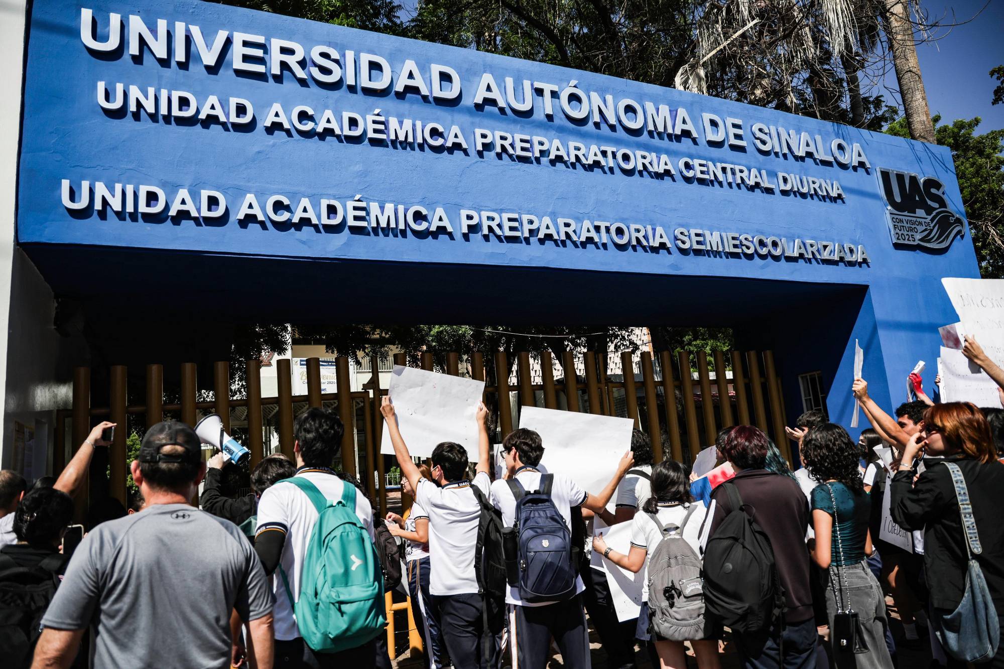 $!Estalla inconformidad estudiantil en la UAS