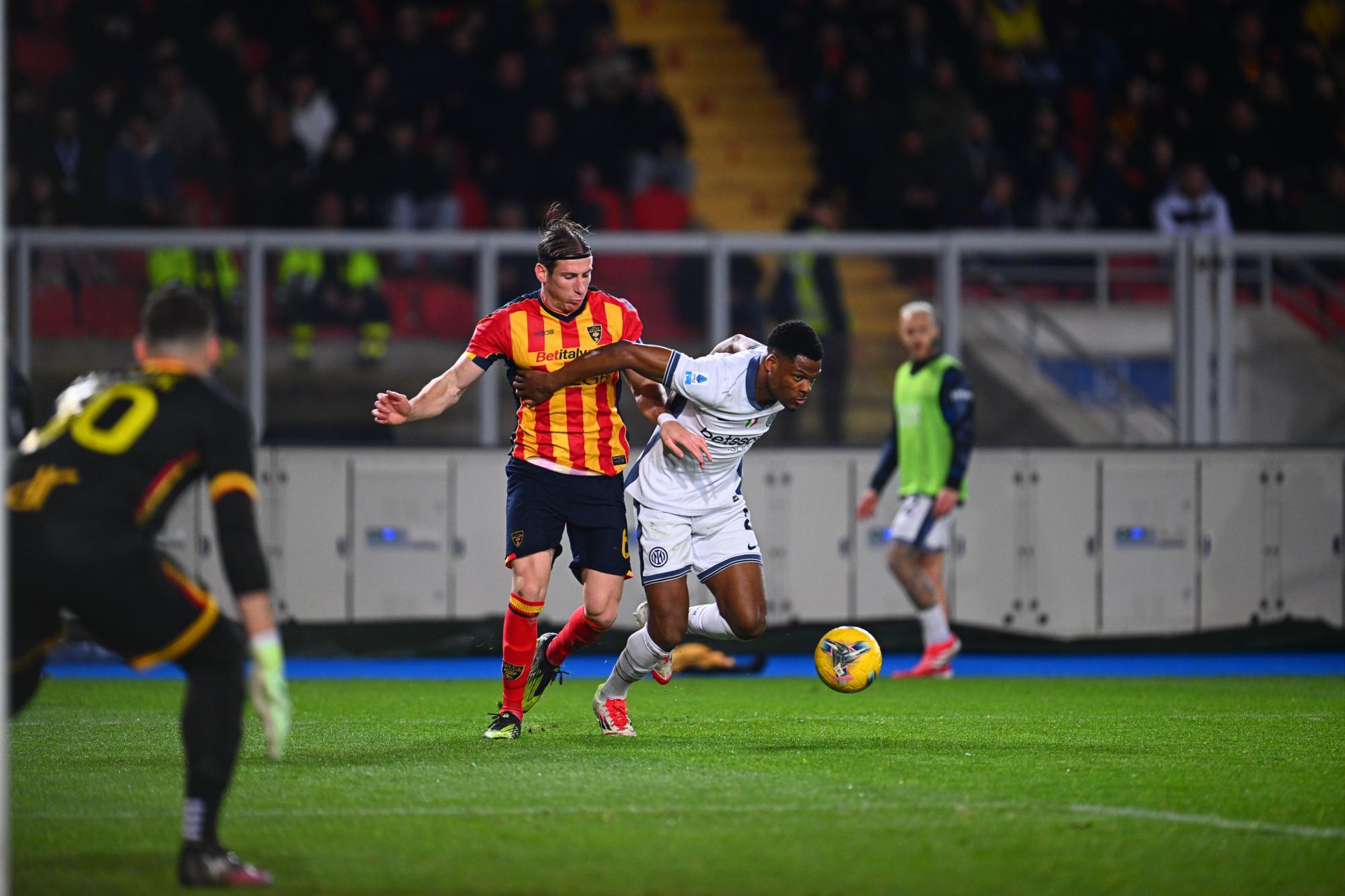 $!Inter golea al Lecce y se mantiene a la caza del Napoli