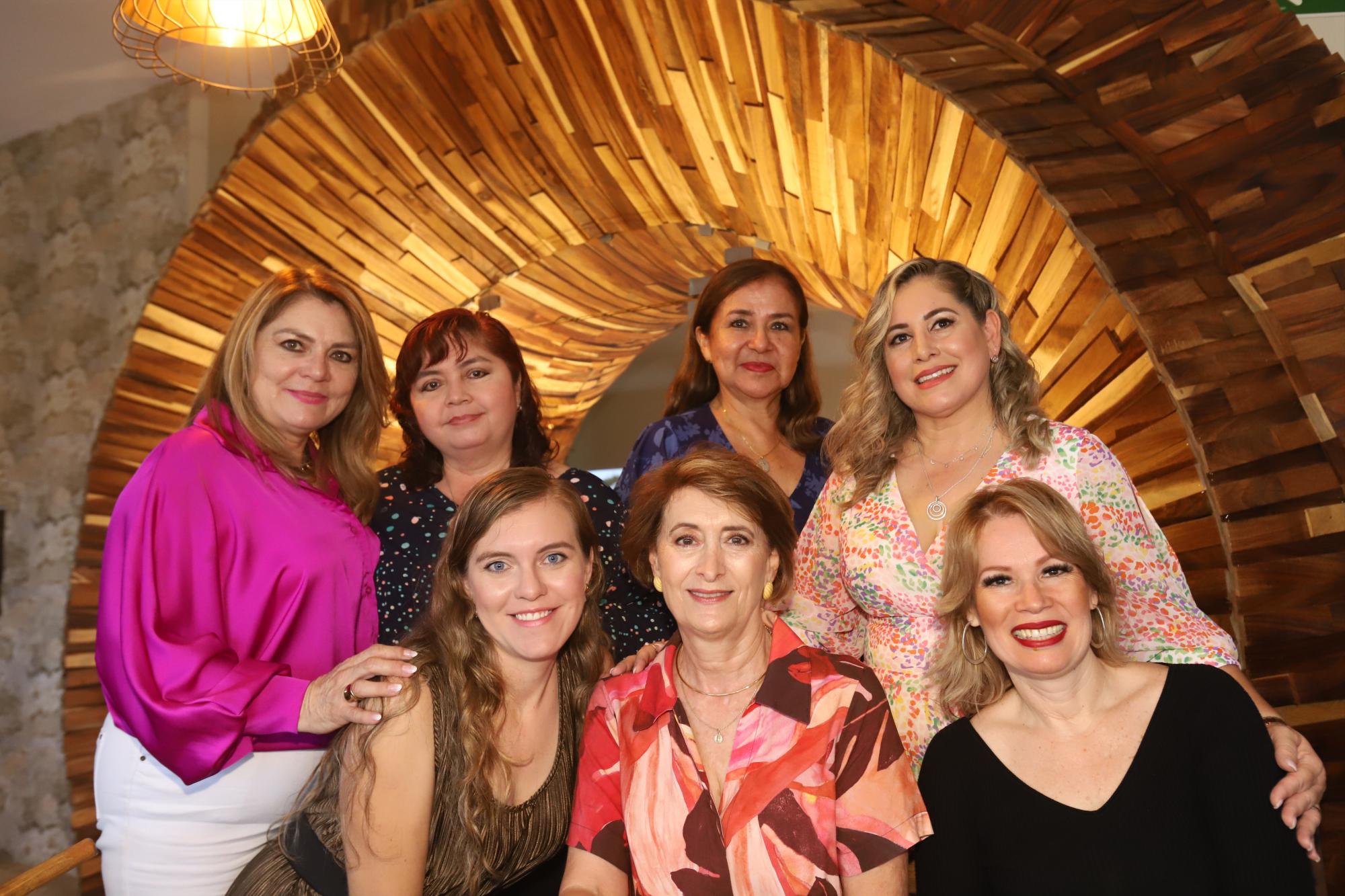 Claudia Michel festeja su cumpleaños