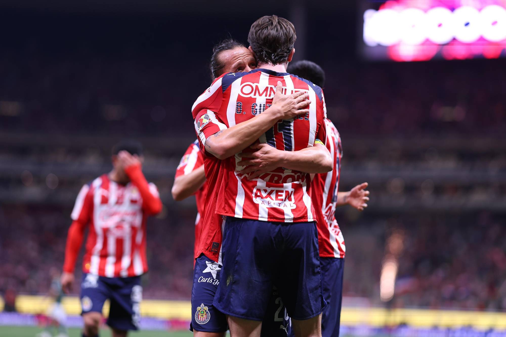 $!Chivas regresa a la cima tras golear en el Akron al León