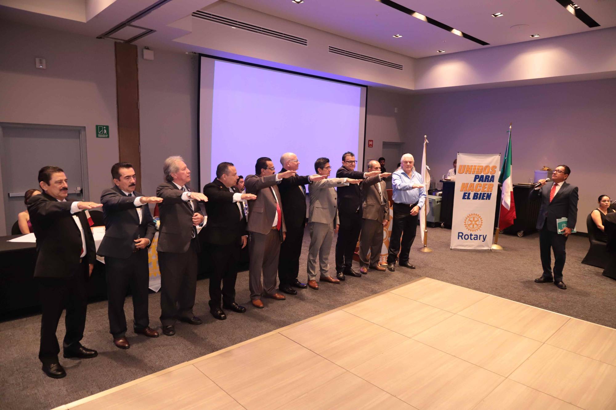 $!José de Jesús Sánchez Reynoso fue el encargado de tomar la protesta a la nueva directiva.