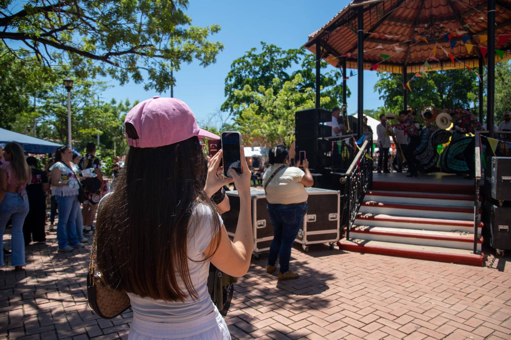 $!Reúne a familias y visitantes la tercera edición del Festival del Raspado en Imala