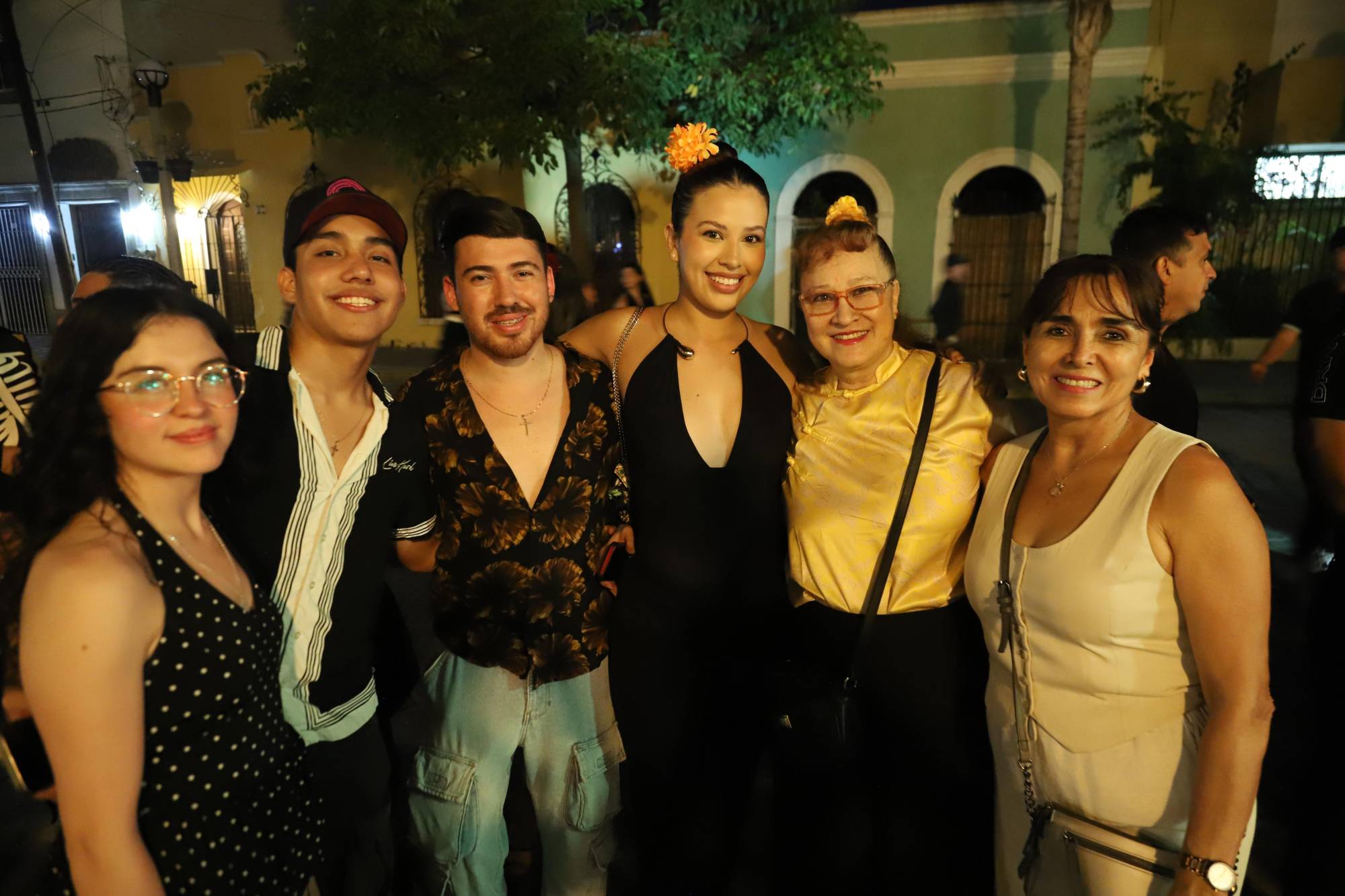 $!Ani Chelo, Cruz Antonio Valenzuela, Orley Pérez, Siu Ling Cotero Chío, Irasema Chío Cortez y Marina Villanueva.