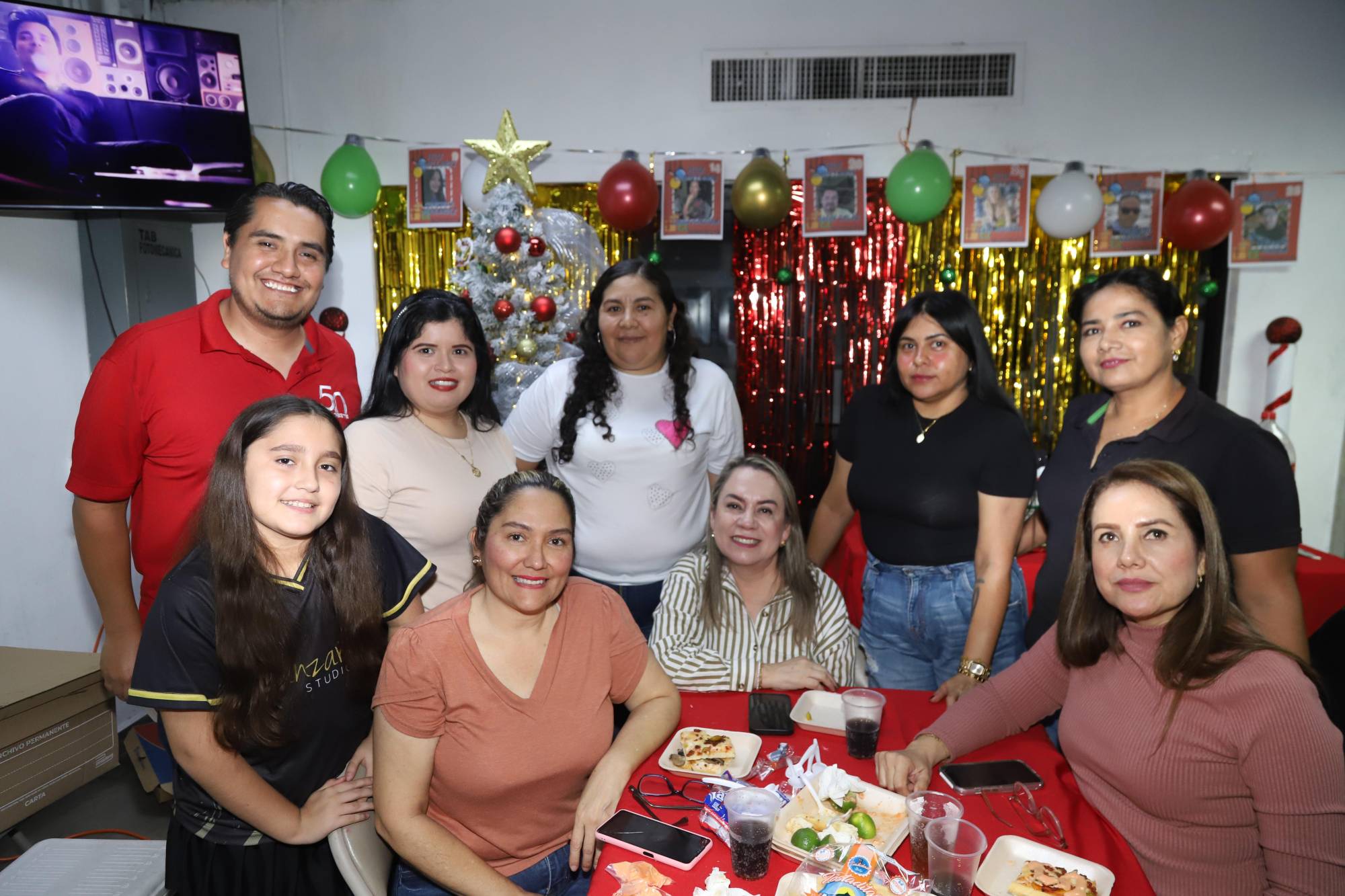 $!Eric Conde, Xóchitl Aguilar, Amanda Aragón. Araceli Solano, Olga Solís, Camila Ramírez, Lupita Páez, Elva Aguirre y Adriana Marrujo.