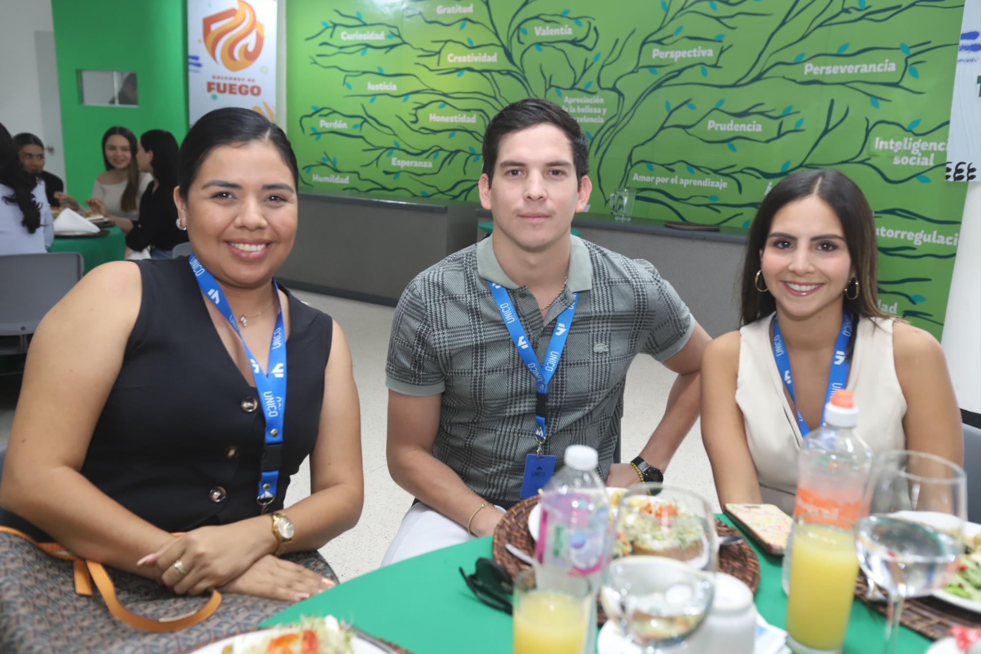 $!Lourdes Luna, Lenin Flores y Mariana Urías.