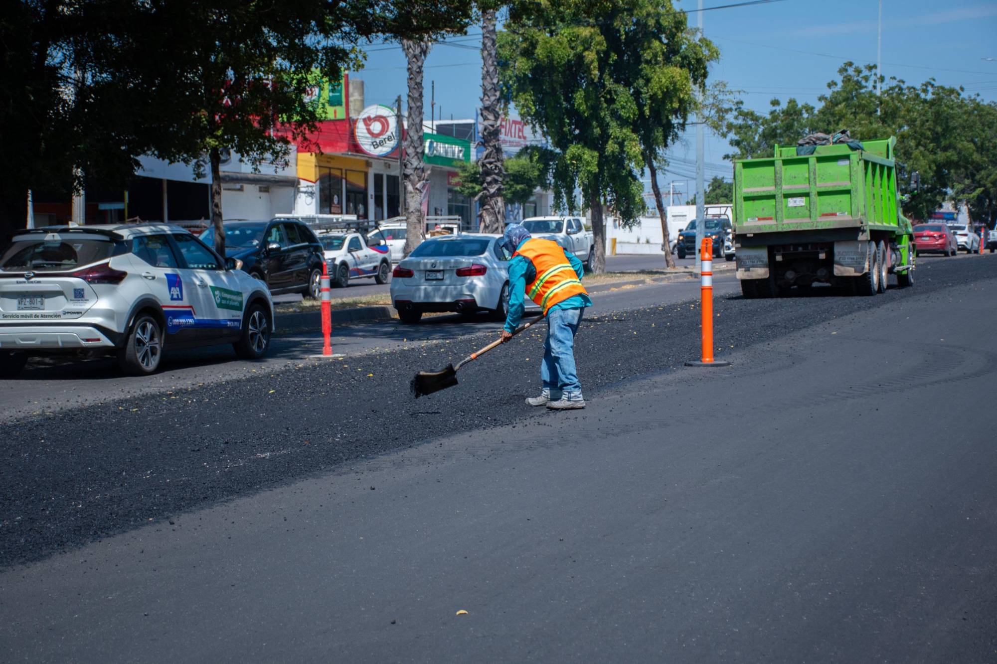 $!Suman 20 mil metros cuadrados de reencarpetados en Culiacán; avanzan obras en los bulevares José Limón y Zapata