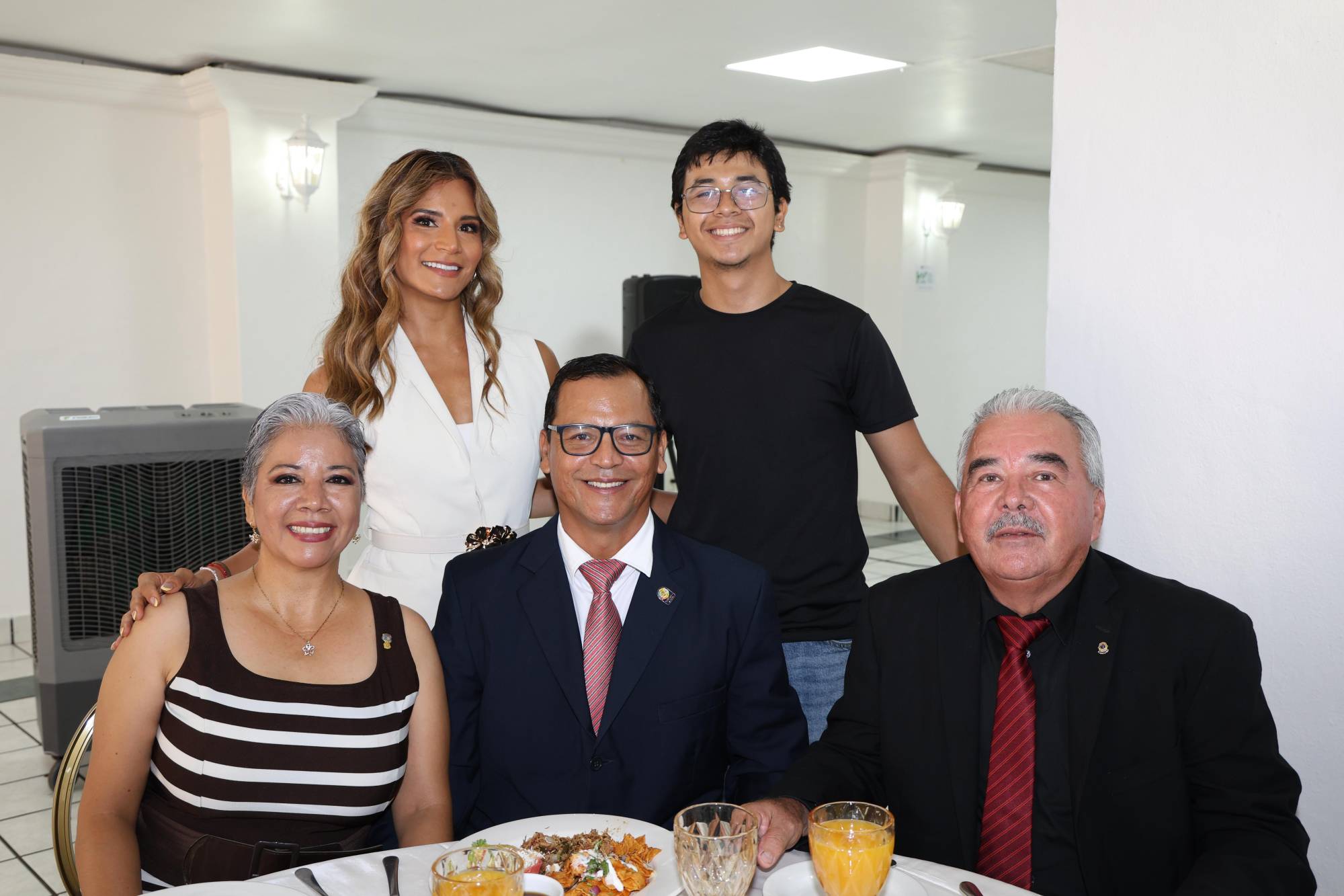 $!Teresa Estrada, Francisco Estrada Aguayo, Juan José Estrada, Consuelo de Estrada y Wilevaldo Guardado.