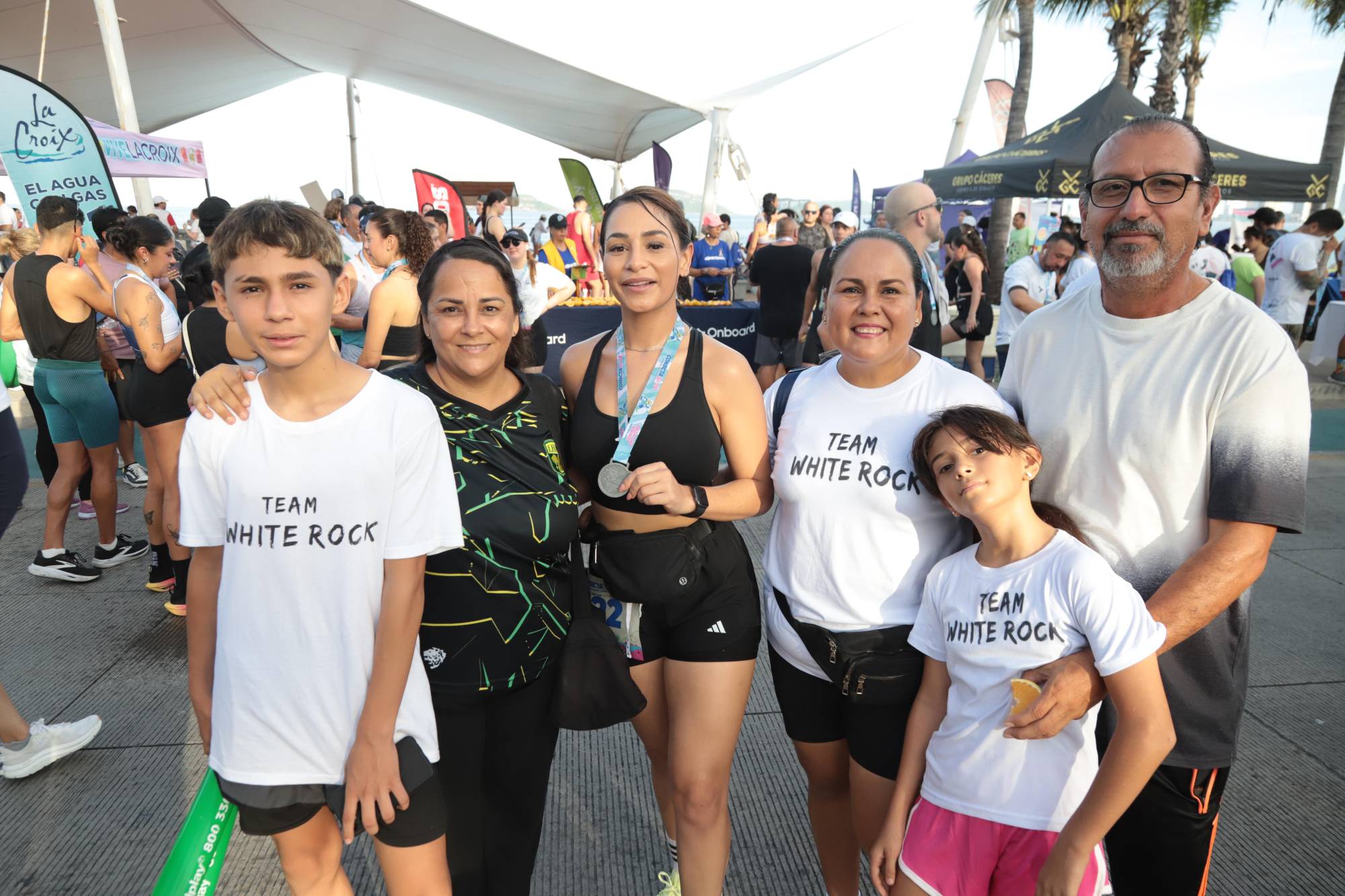 $!Tadeo Torres, Karina, Nancy y Fabi Zazueta, Omar y Nicole Martell.