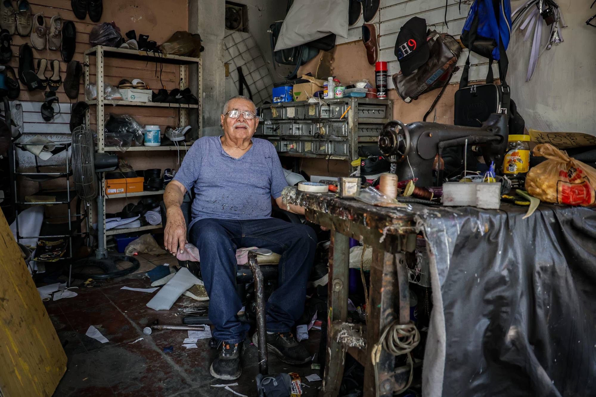 $!La vida de Juan González: 80 años de ver la vida como zapatero en Culiacán