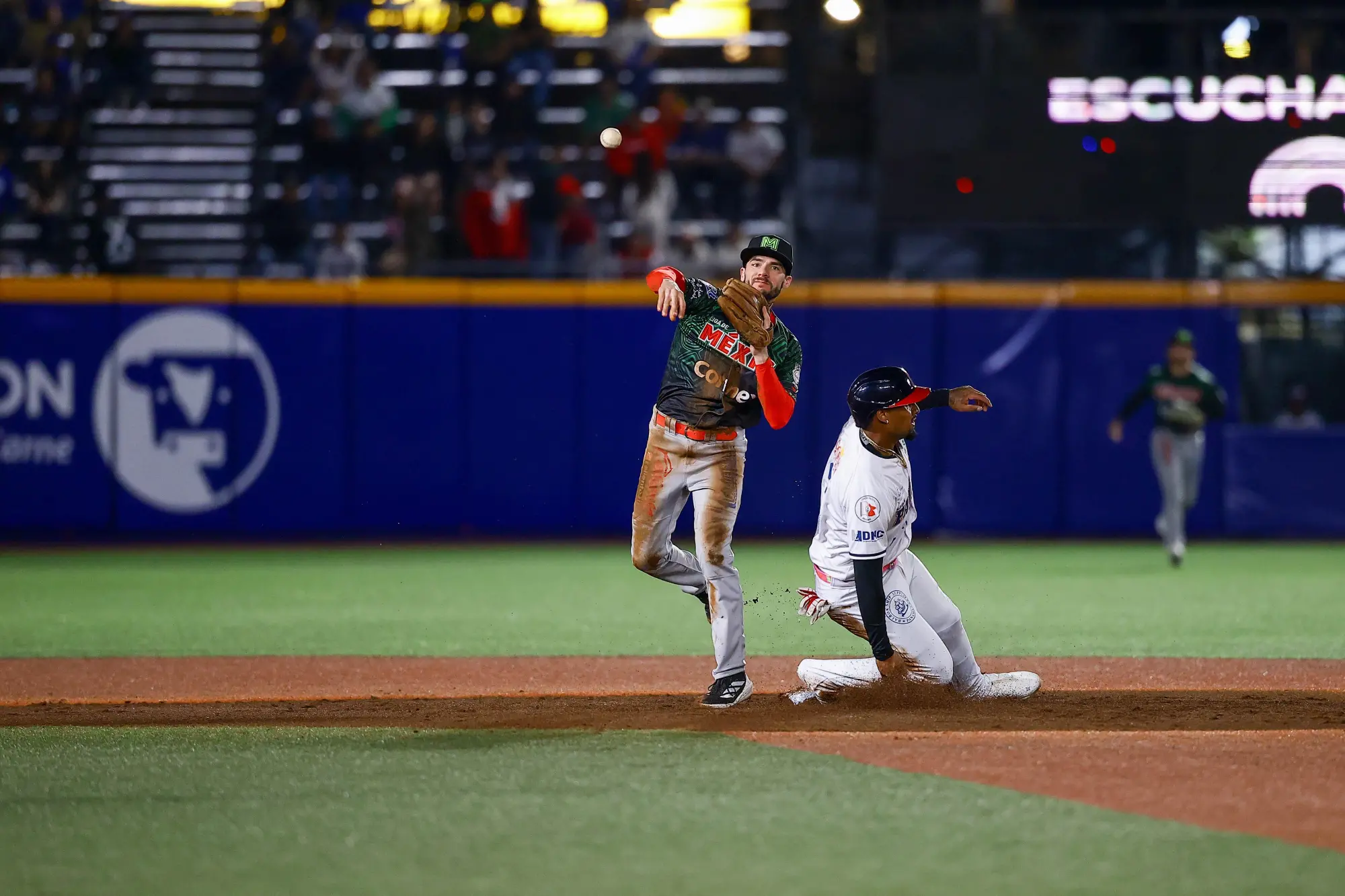 $!Charros de Jalisco desata feroz ofensiva y queda cerca de noquear, en triunfo ante Federales de Chiriquí