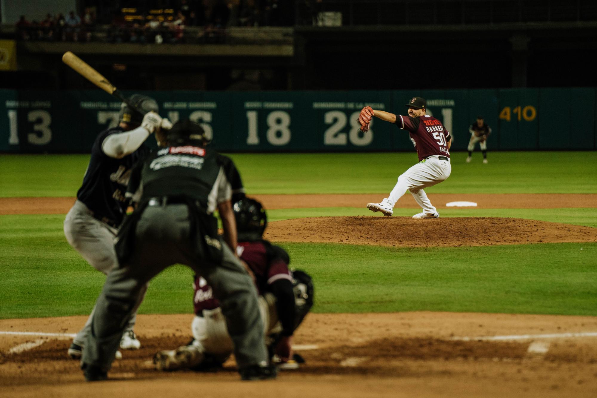 $!Tomateros de Culiacán cede la serie en casa ante Charros de Jalisco