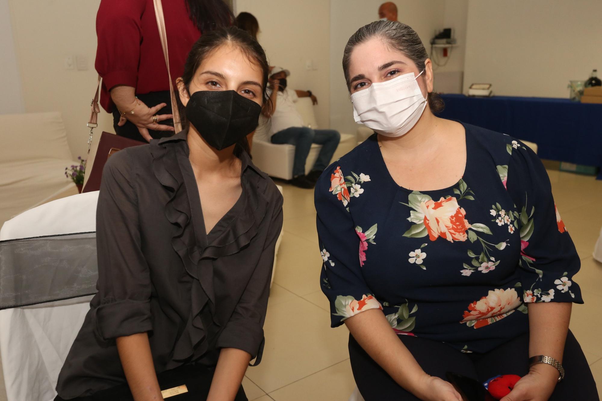 $!Marisa Castro y Crucita Armenta.