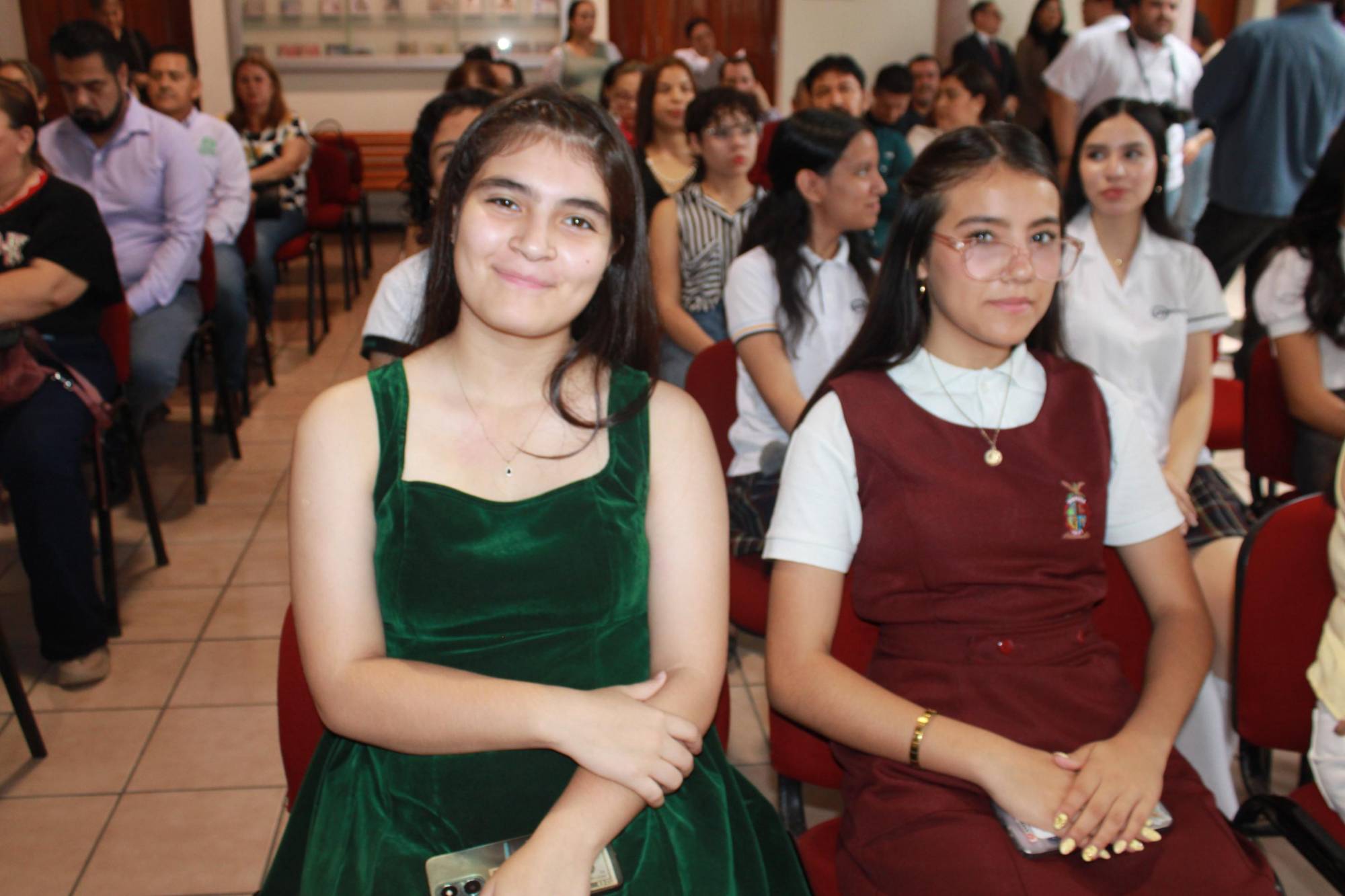 $!Brigitta Kamila Bustamante y Kenia Dayán Pacheco Zamora.